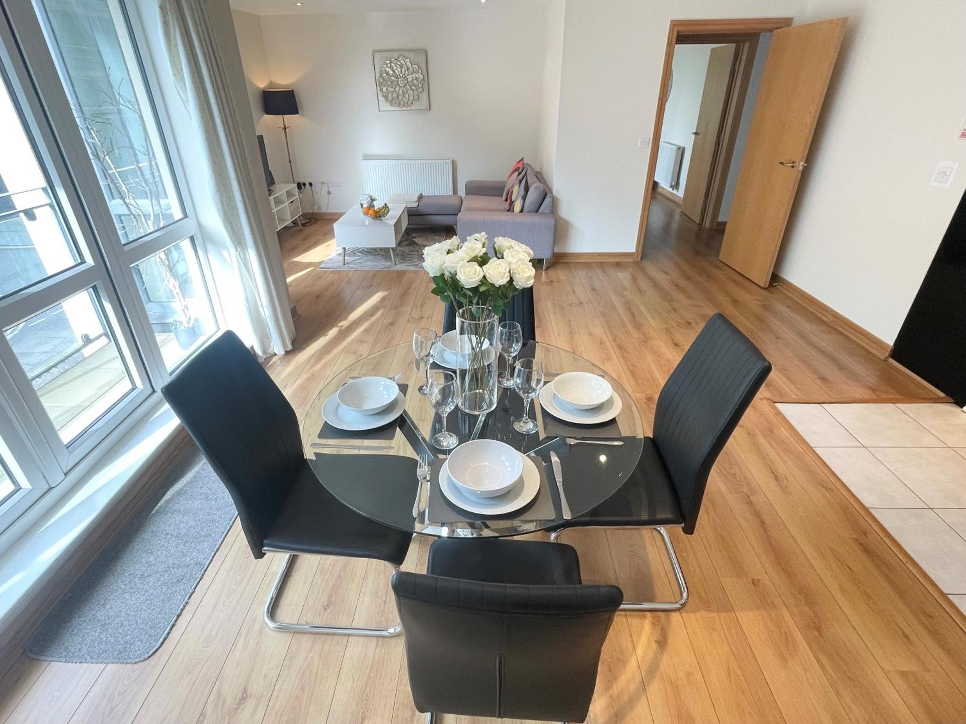 Blue Sky Apartments@Guildford Town Centre