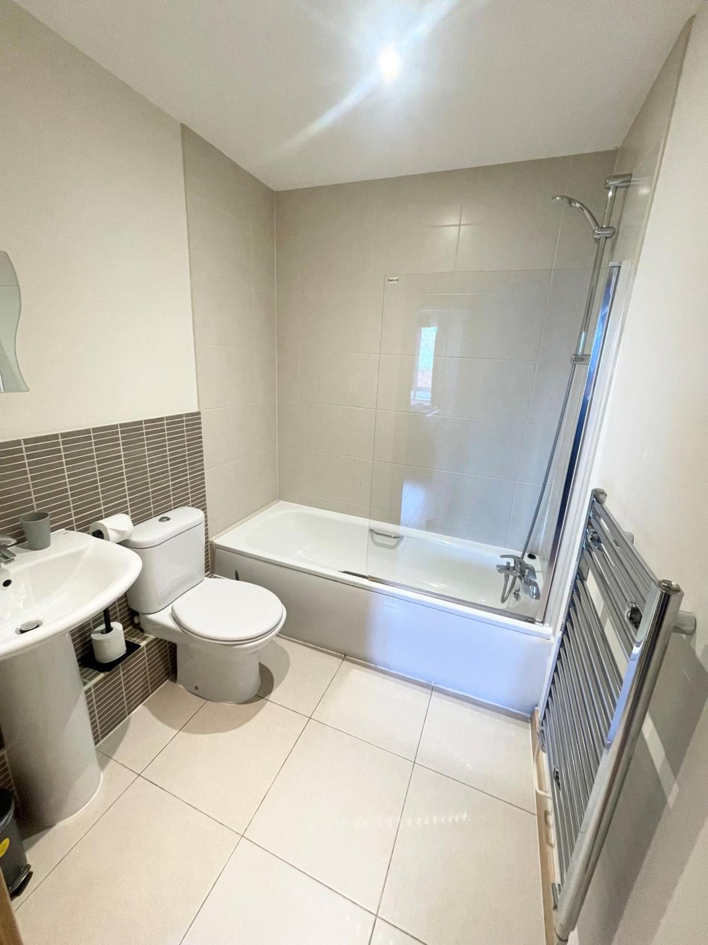 Blue Sky Apartments@Guildford Town Centre