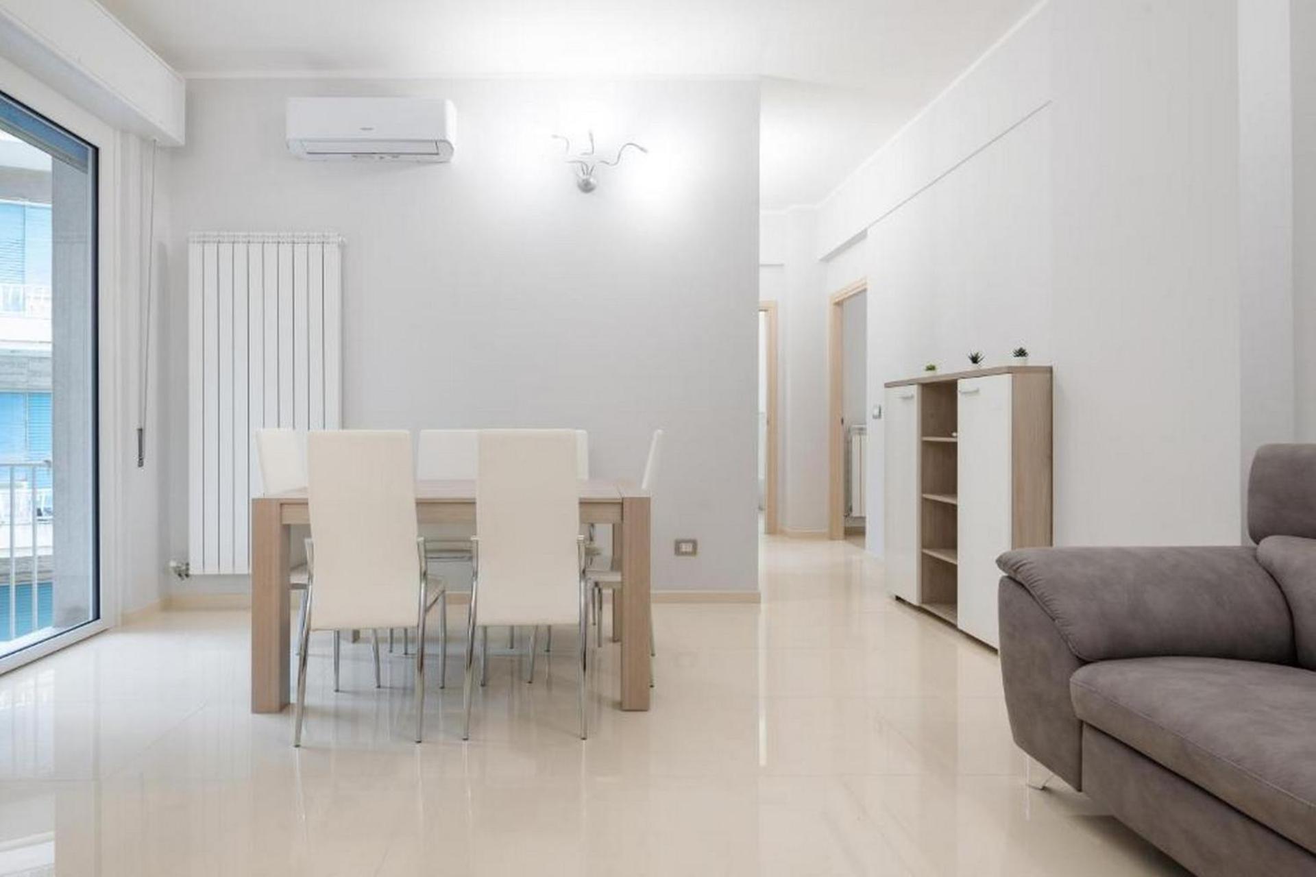 TRENDY APARTMENT CLOSE to the beach