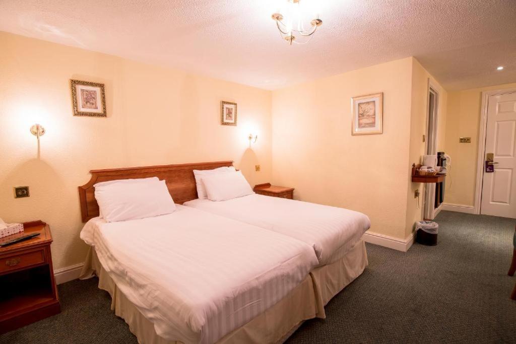 Harefield Manor Hotel