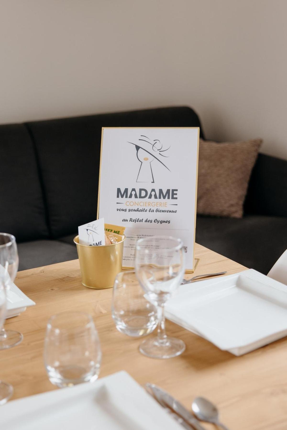 Le Reflet des Cygnes