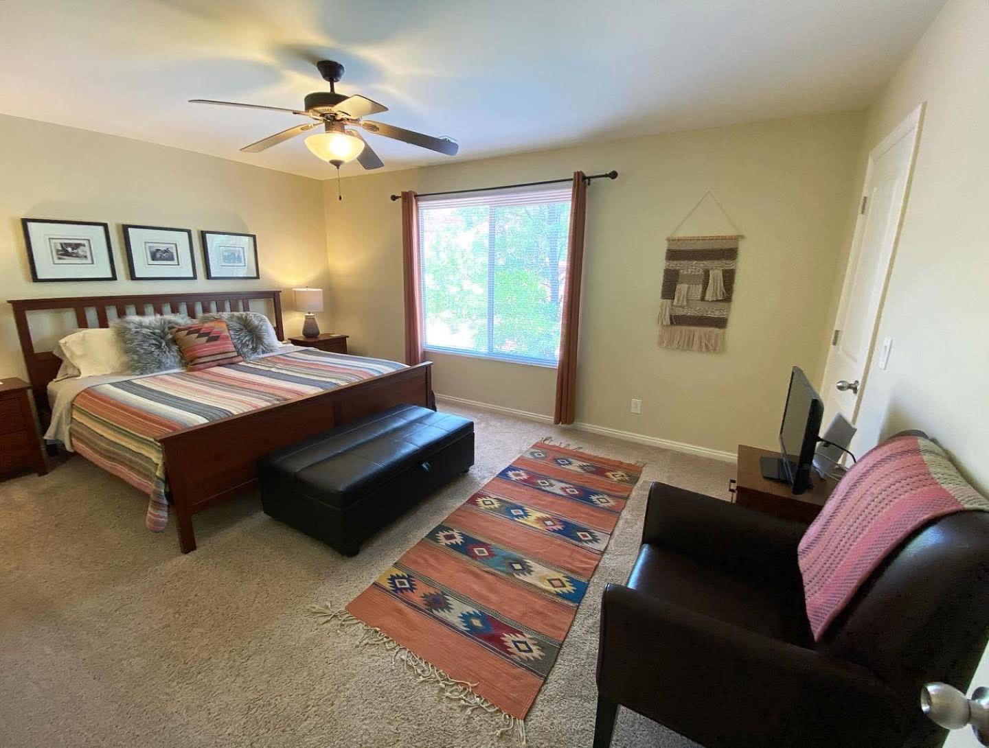 Pool & Hot Tub Close to hiking trails in Kanab