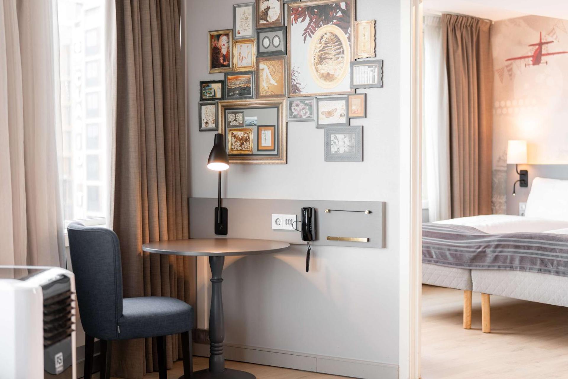 Photo of the whole room