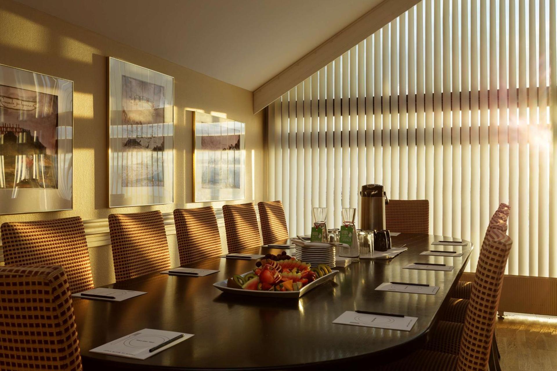 Meeting/conference room