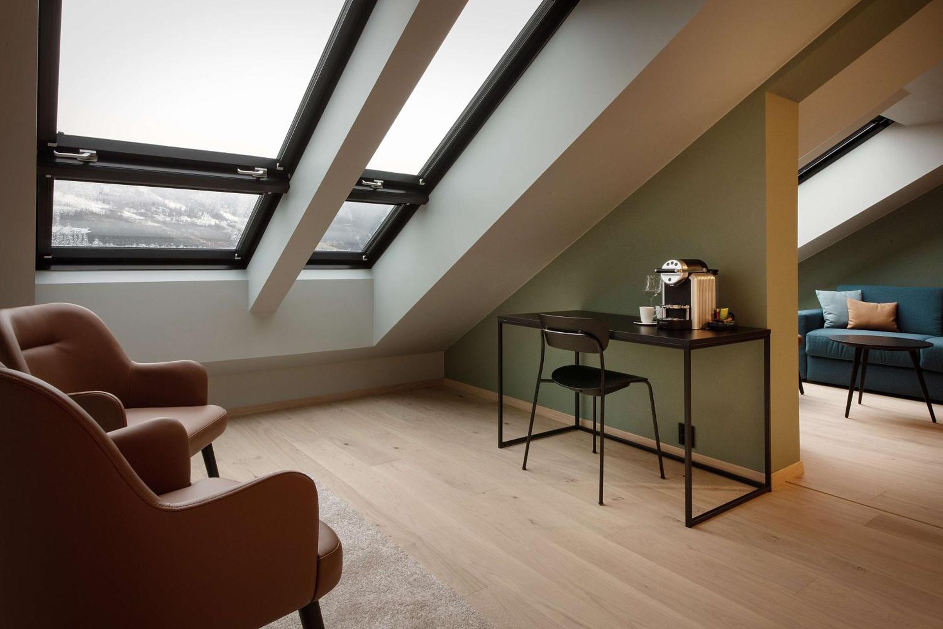 Photo of the whole room