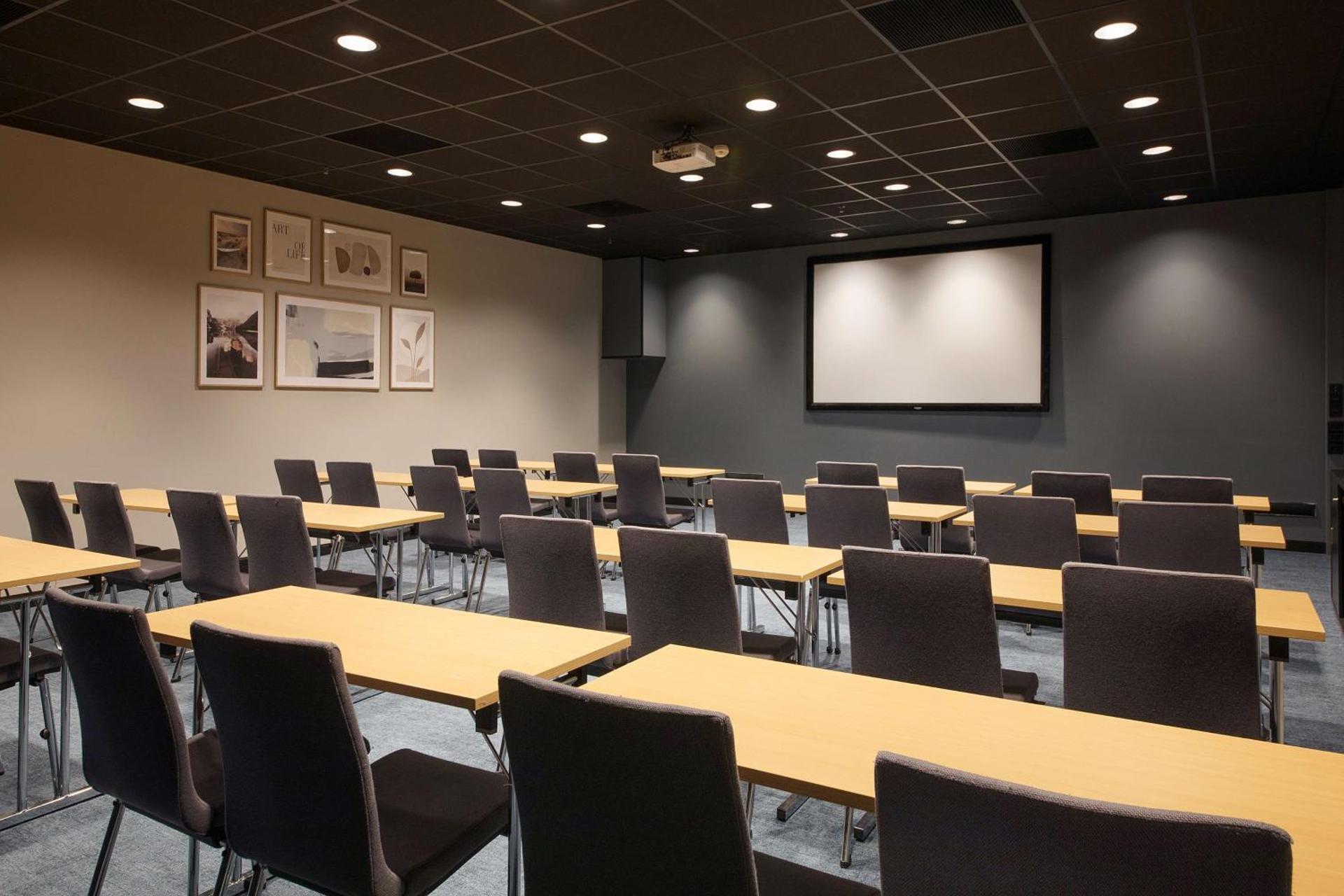 Meeting/conference room