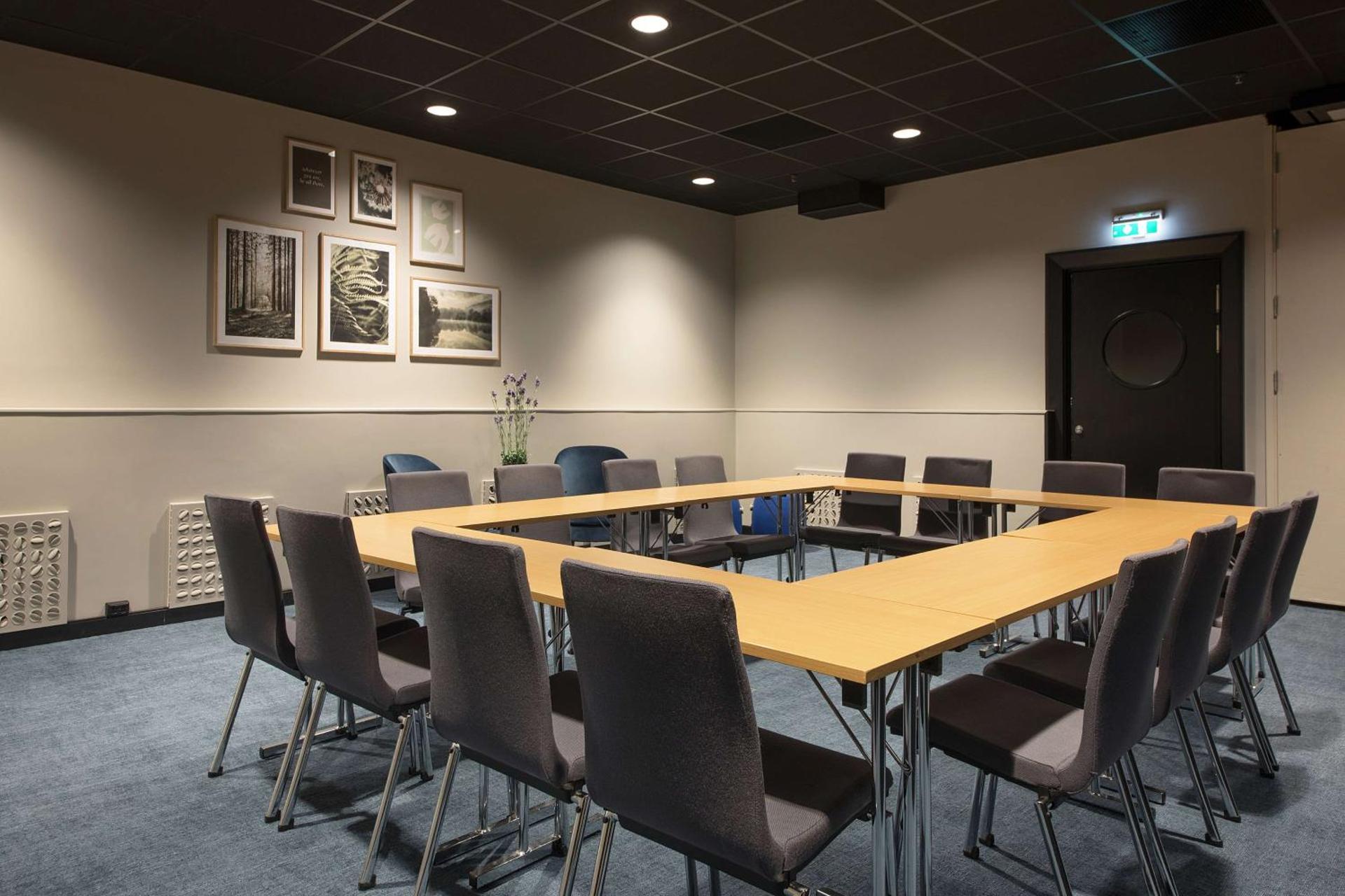 Meeting/conference room