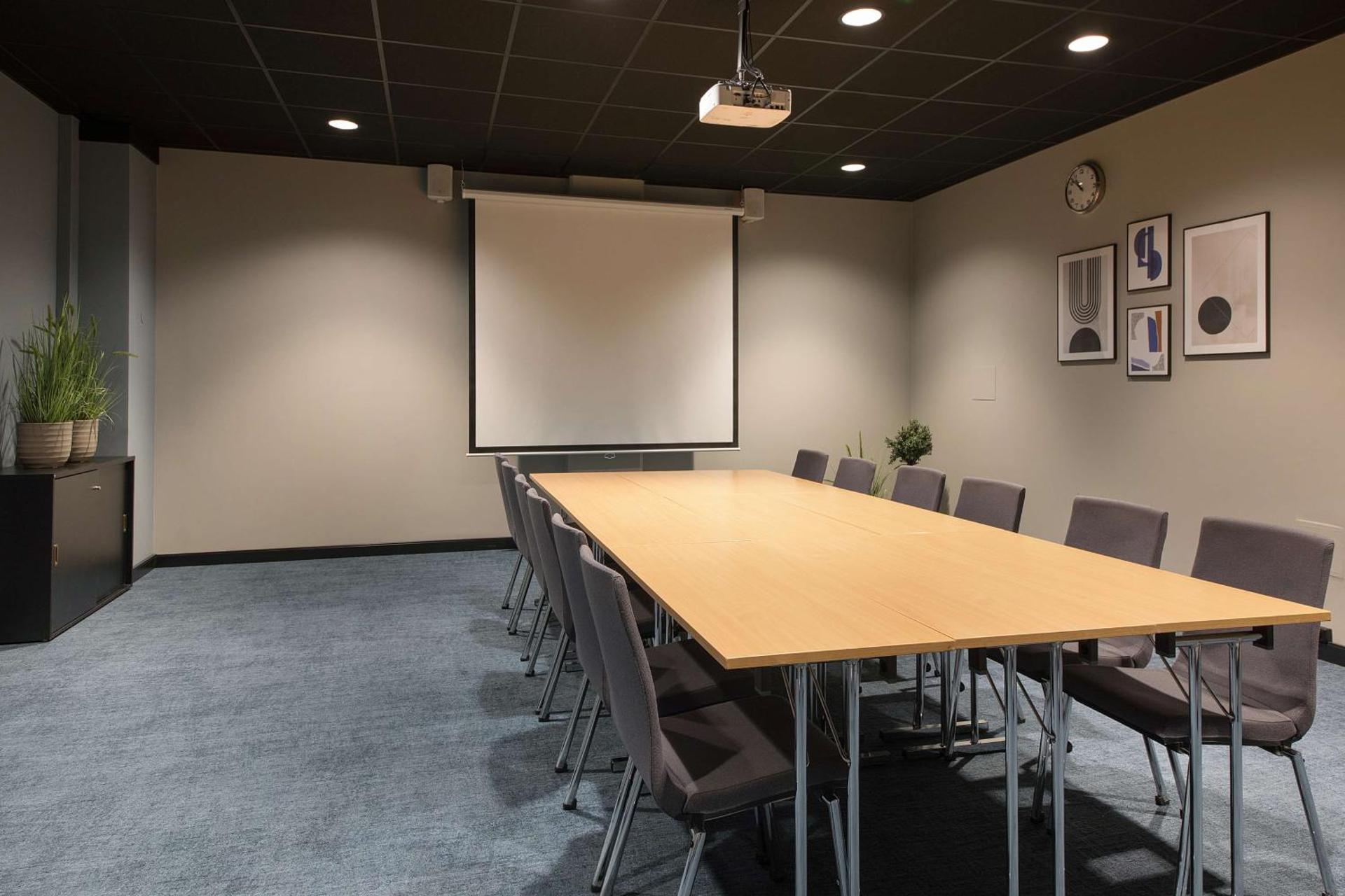 Meeting/conference room