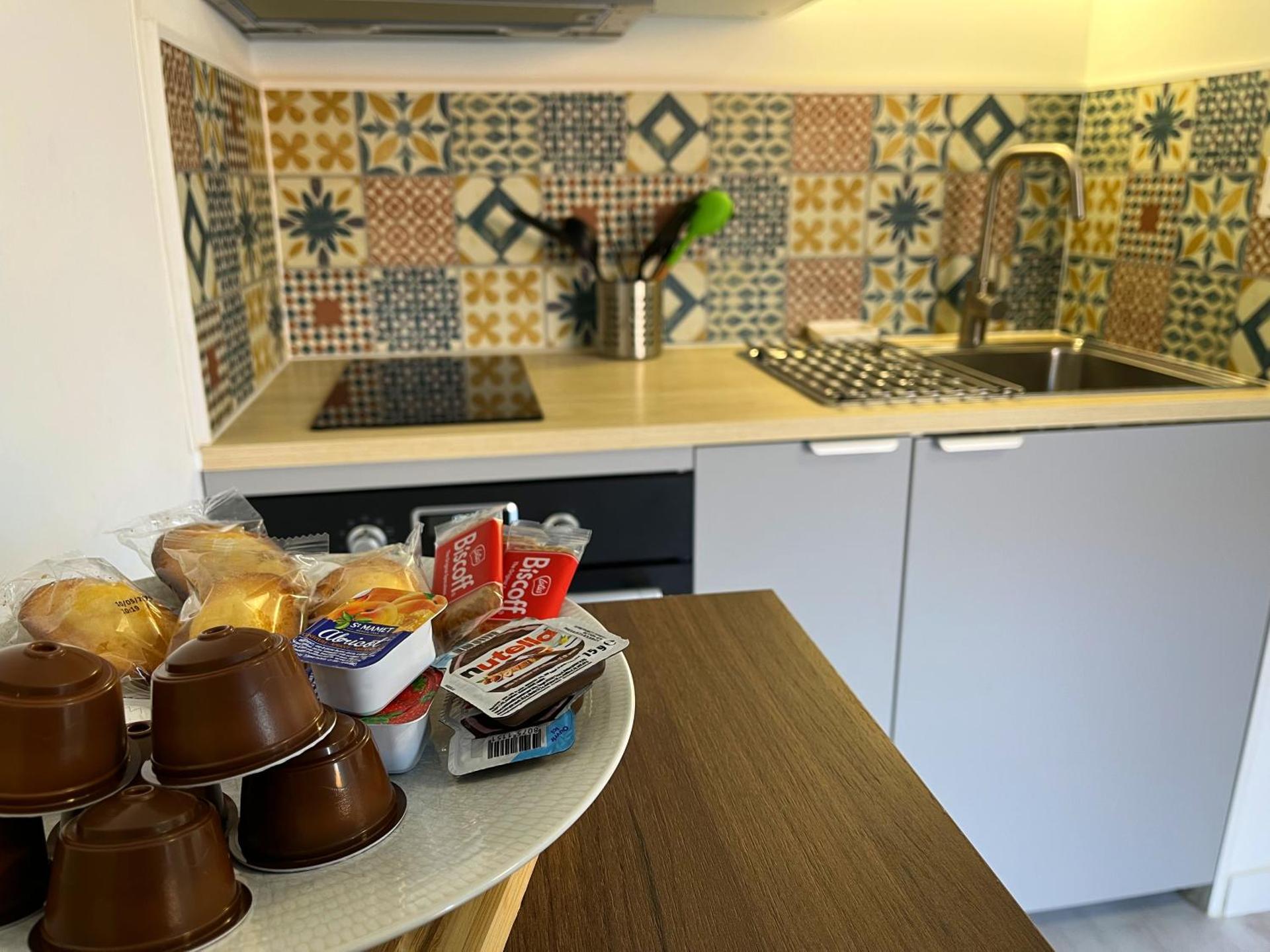 Kitchen or kitchenette