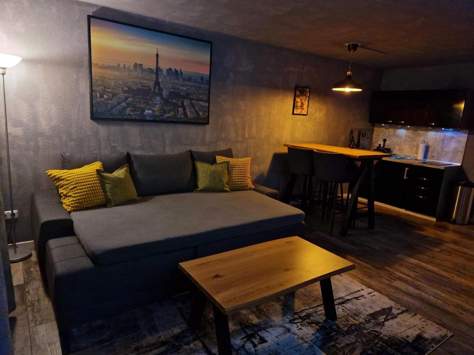 Communal lounge/ TV room