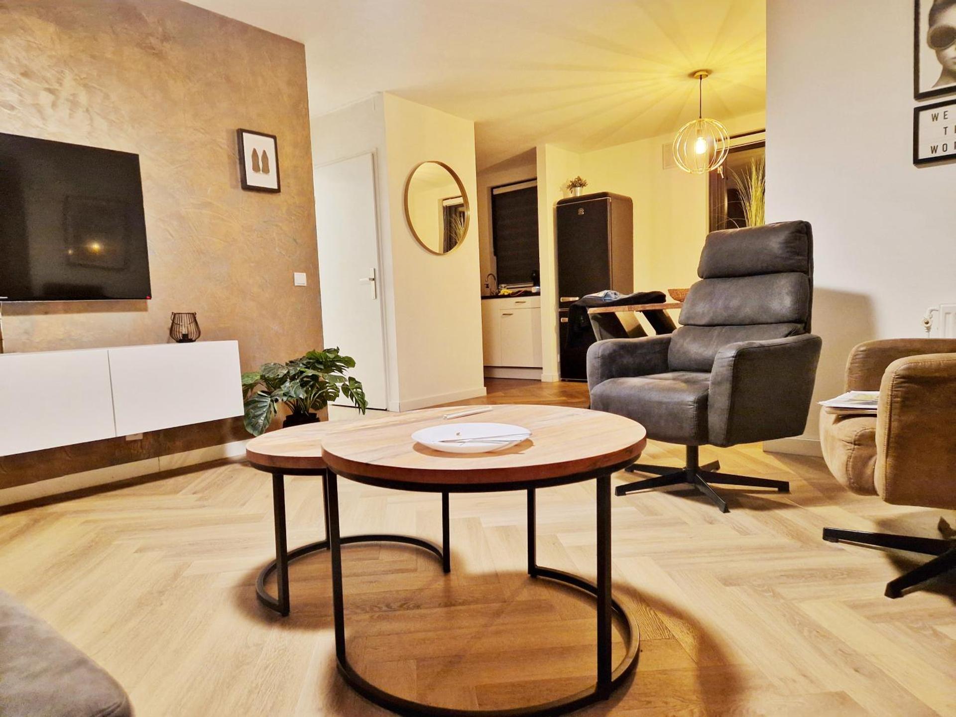 Goldenescape 6P Vip huis met Royale tuin en hottub 110