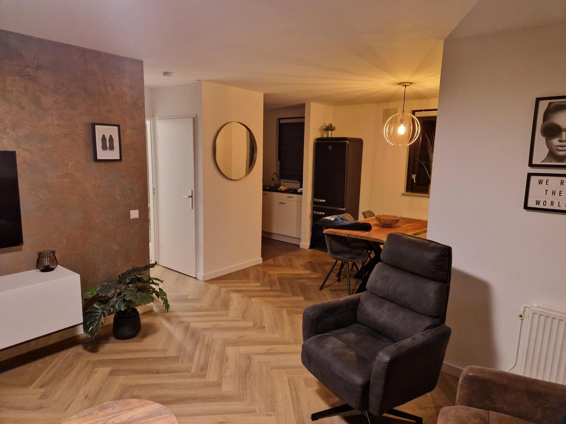 Goldenescape 6P Vip huis met Royale tuin en hottub 110