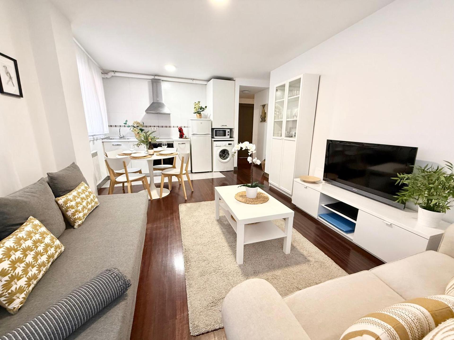 Castro Holidays - Céntrico Piscina Urbanización Garaje Gratis