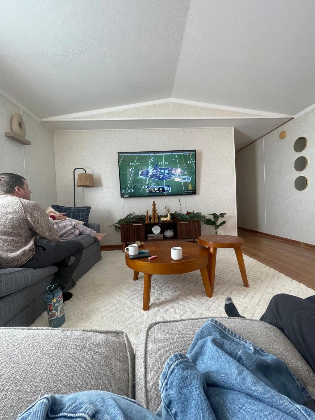 Communal lounge/ TV room