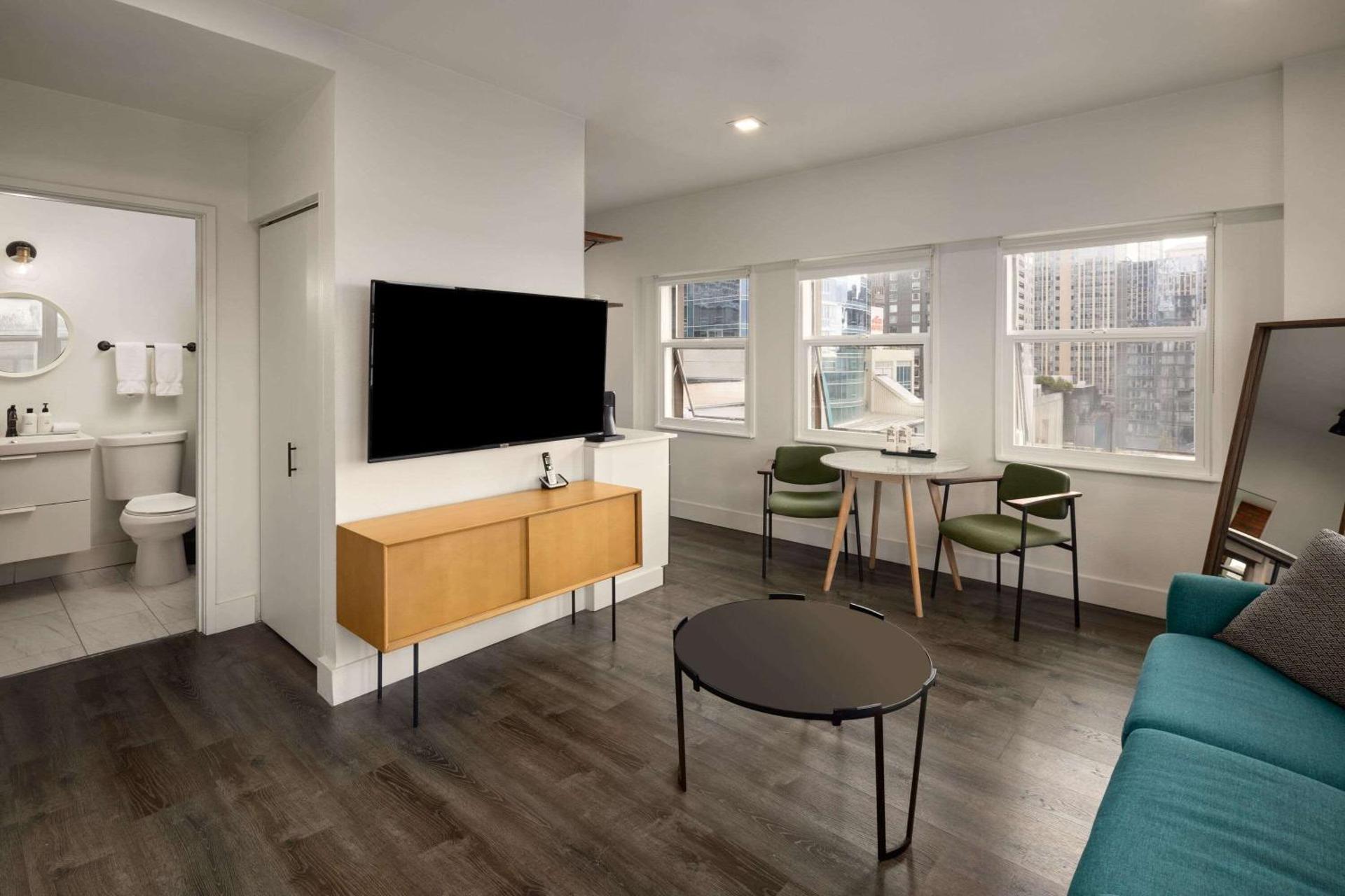 Photo of the whole room