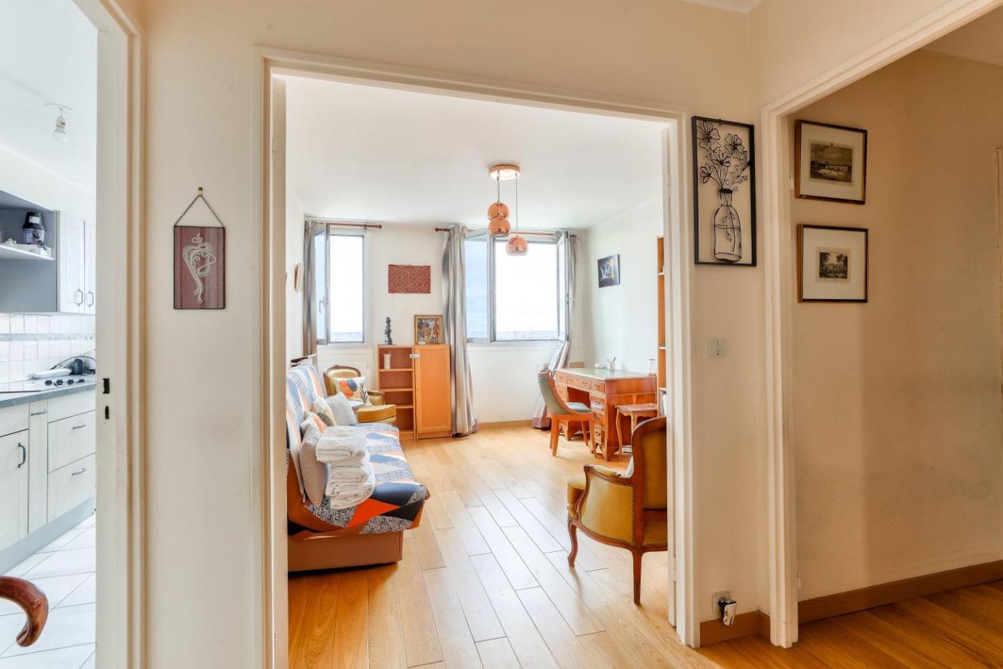1BR Flat view on Eiffel Tower and Sacré-Coeur