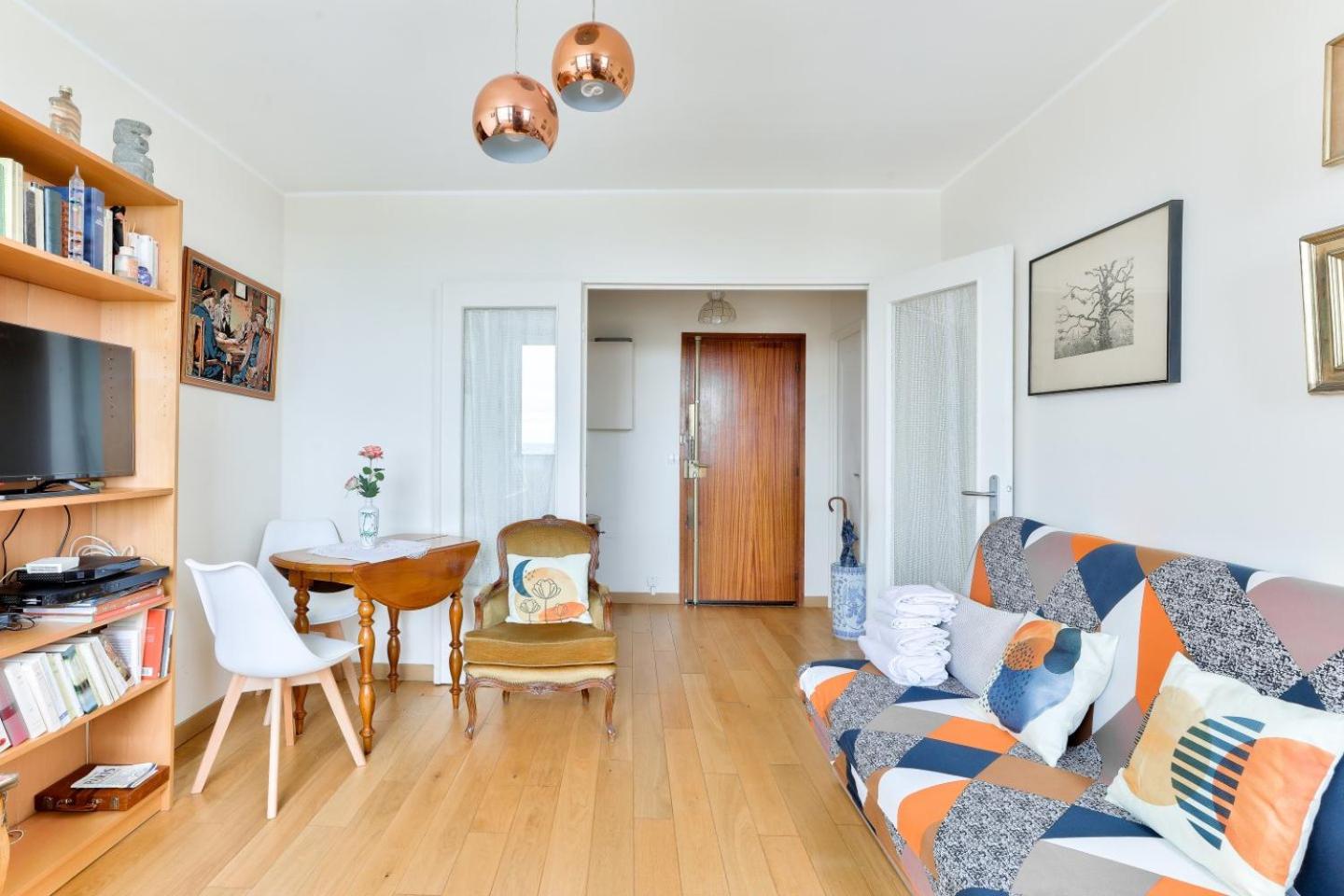 1BR Flat view on Eiffel Tower and Sacré-Coeur