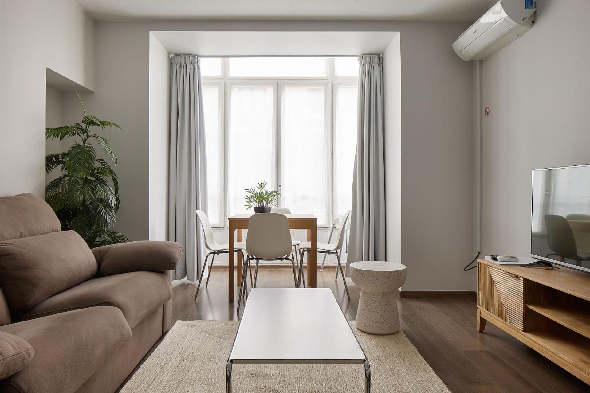 The Rentals Collection - Gros Arena I