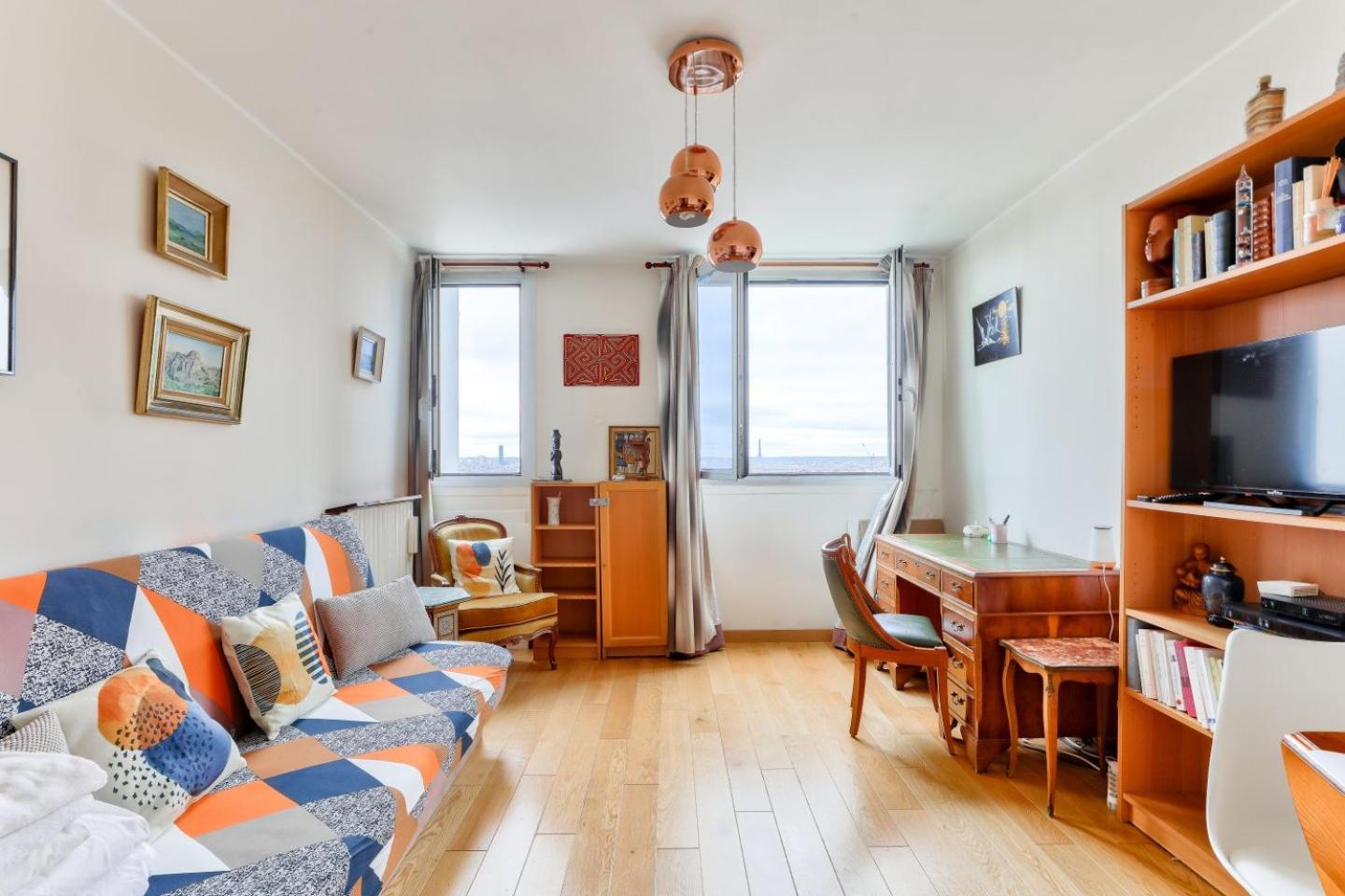 1BR Flat view on Eiffel Tower and Sacré-Coeur