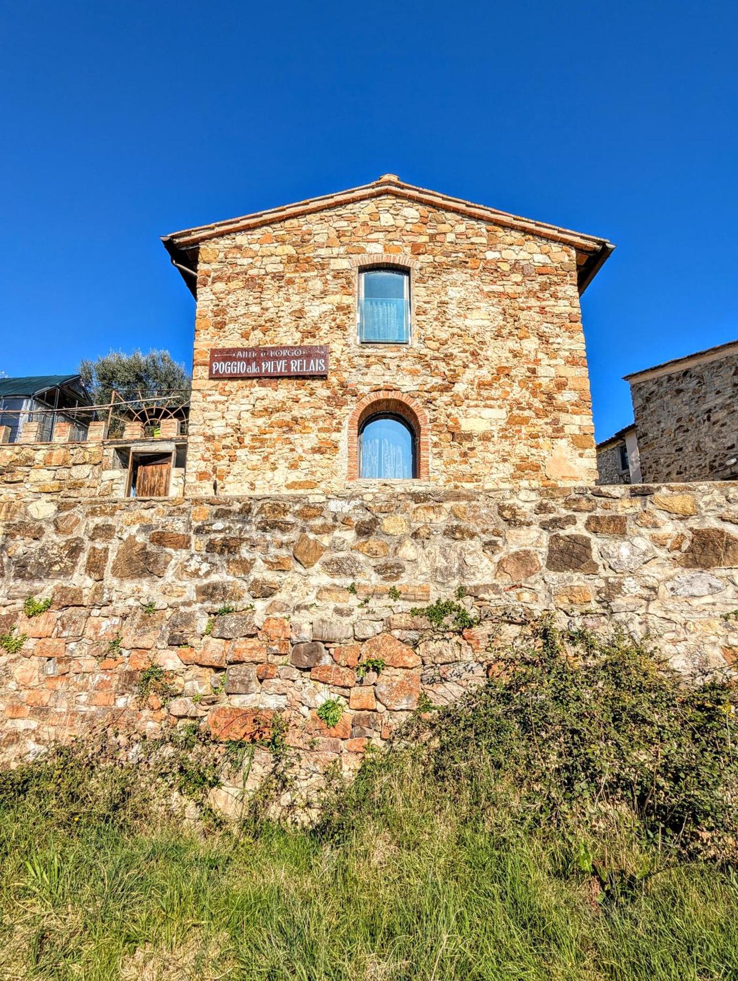 Borgo Medievale di Poggio Alla Pieve Relais, Food & Art