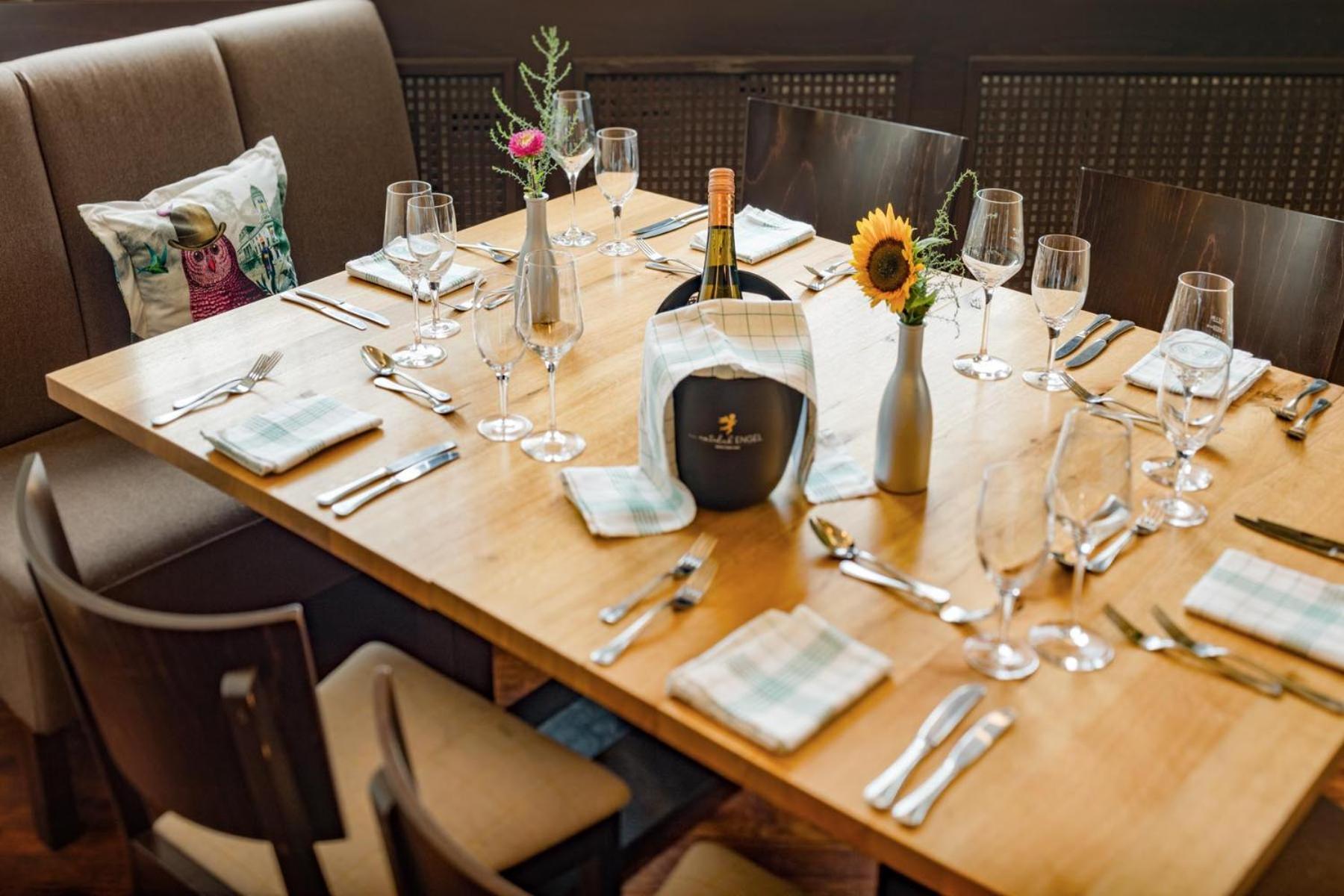 Restaurant/places to eat