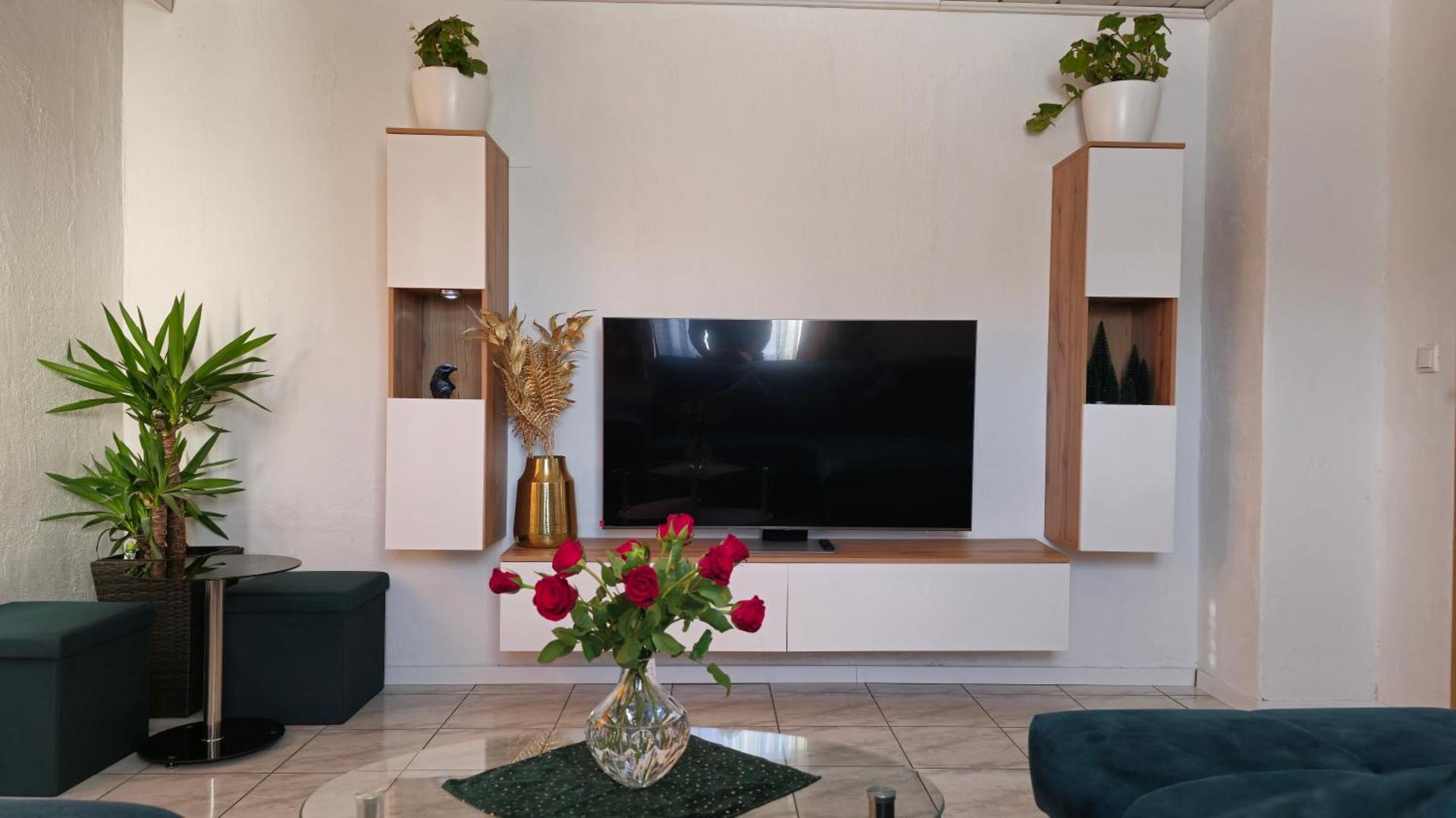 Communal lounge/ TV room