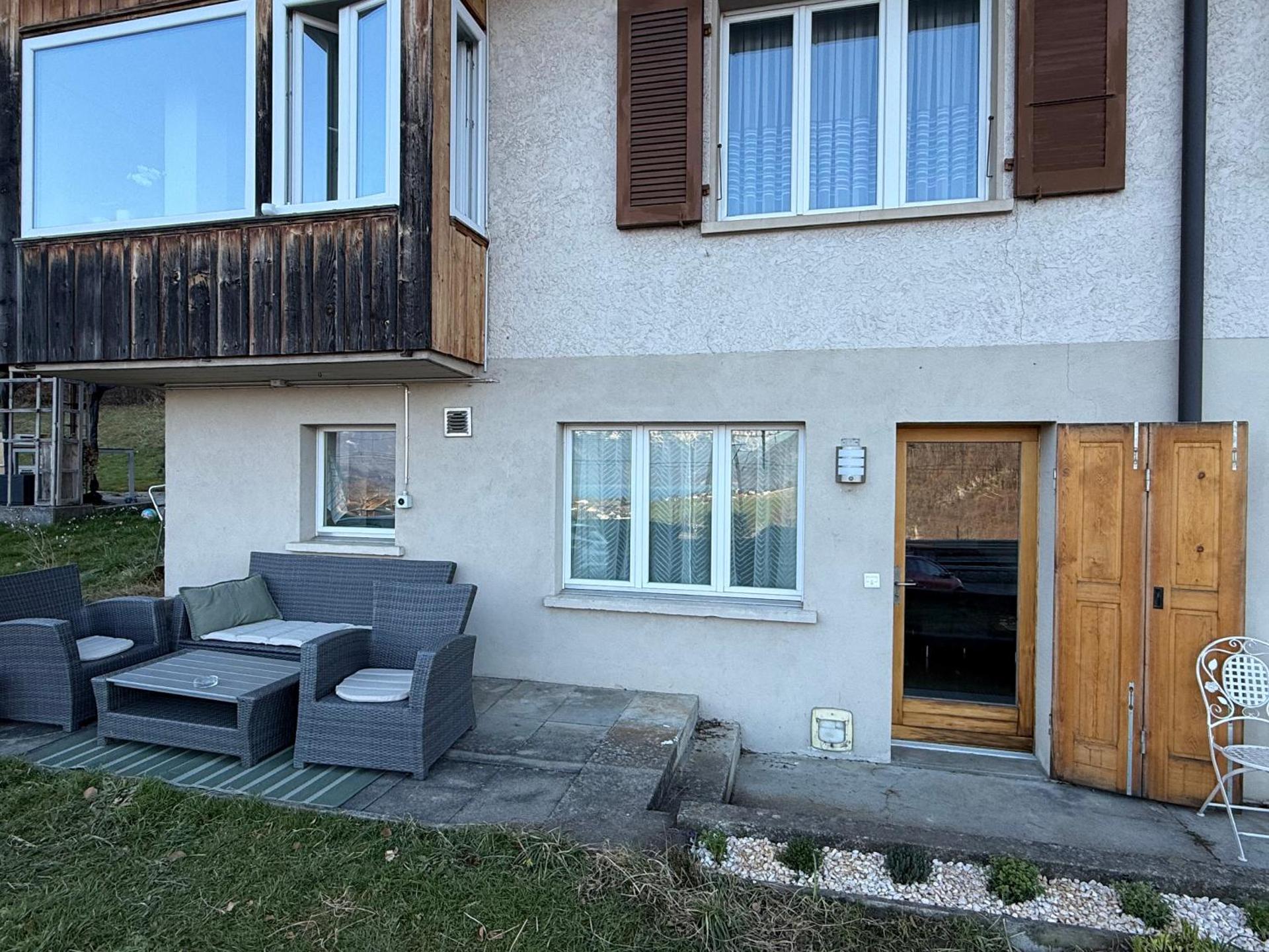 Studio with lake and mountain view
