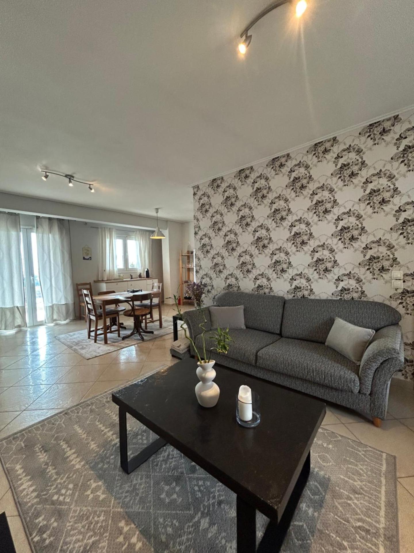 ΗΣΥΧΟ ΚΑΙ ΑΝΕΤΟ ΔΙΑΜΈΡΙΣΜΑ