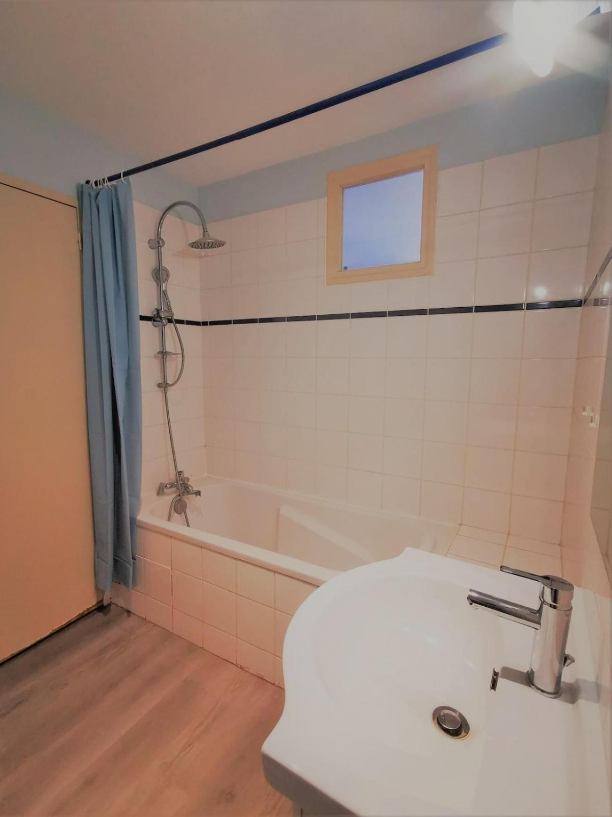 T2 Cosy, proche gare