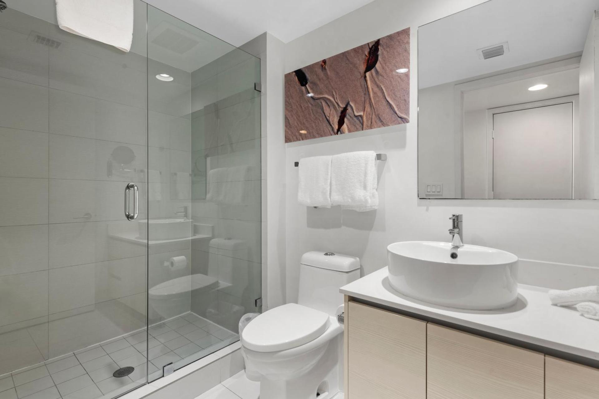 Water View Building With Pool - 5-Min Walk To The Beach - Cozy Studios