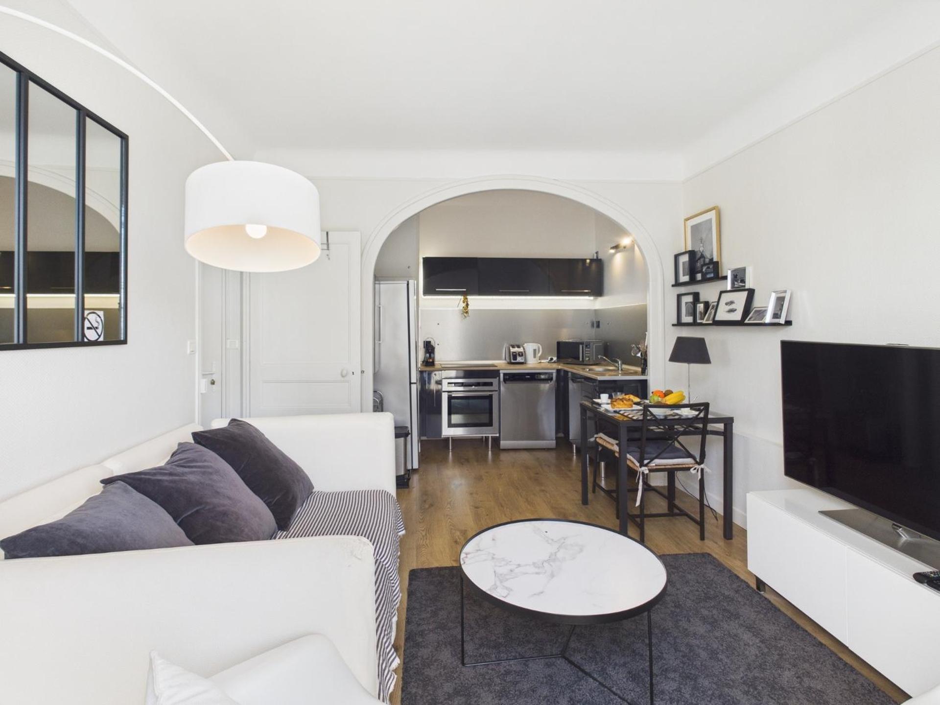 Communal lounge/ TV room