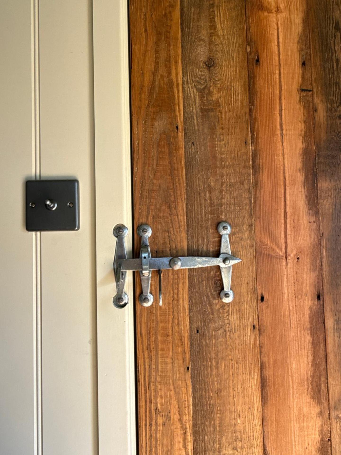 'Russet' Hut on fruit farm