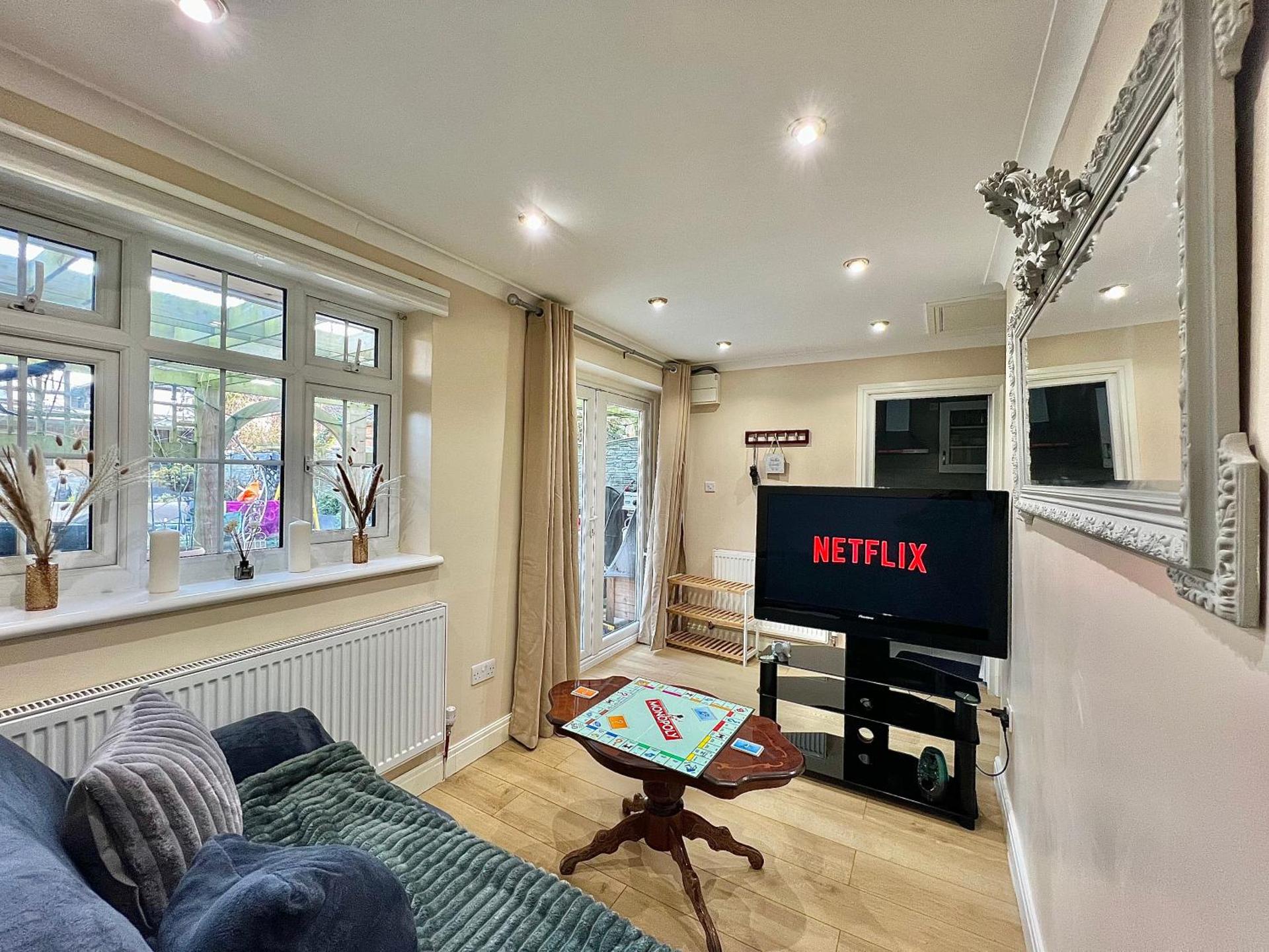 Communal lounge/ TV room