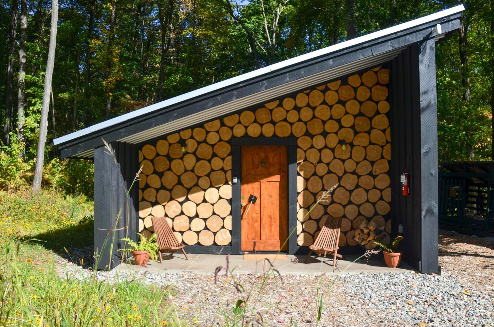 Trekker, Treehouses cabins and lodge rooms