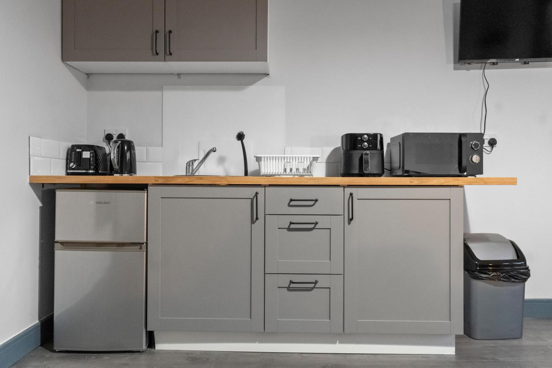 Beautiful Moseley Studio - 1