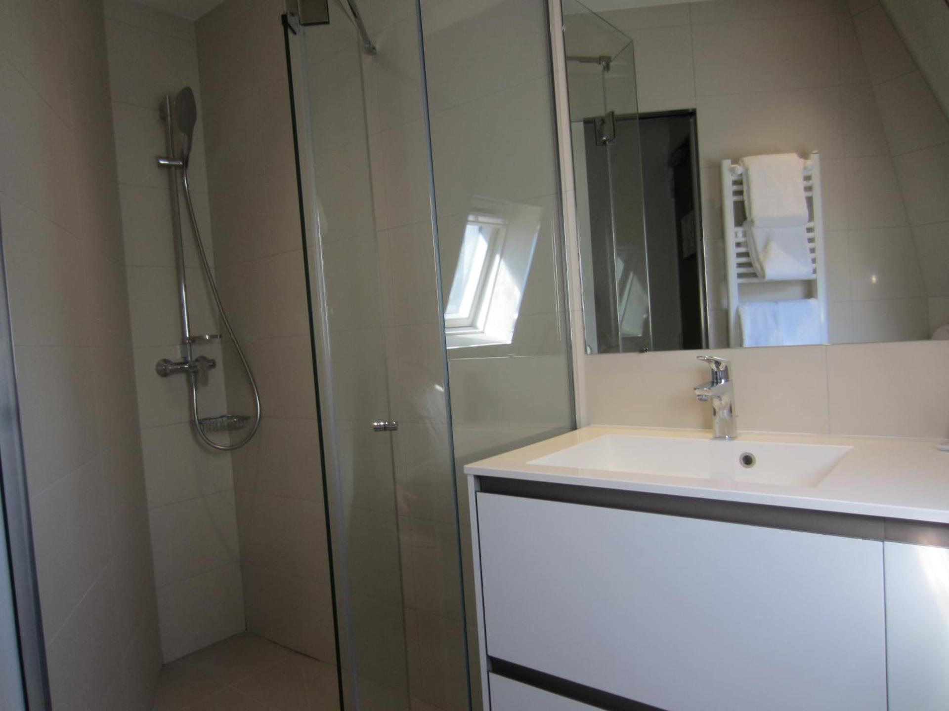 Deluxe Double Room with Shower