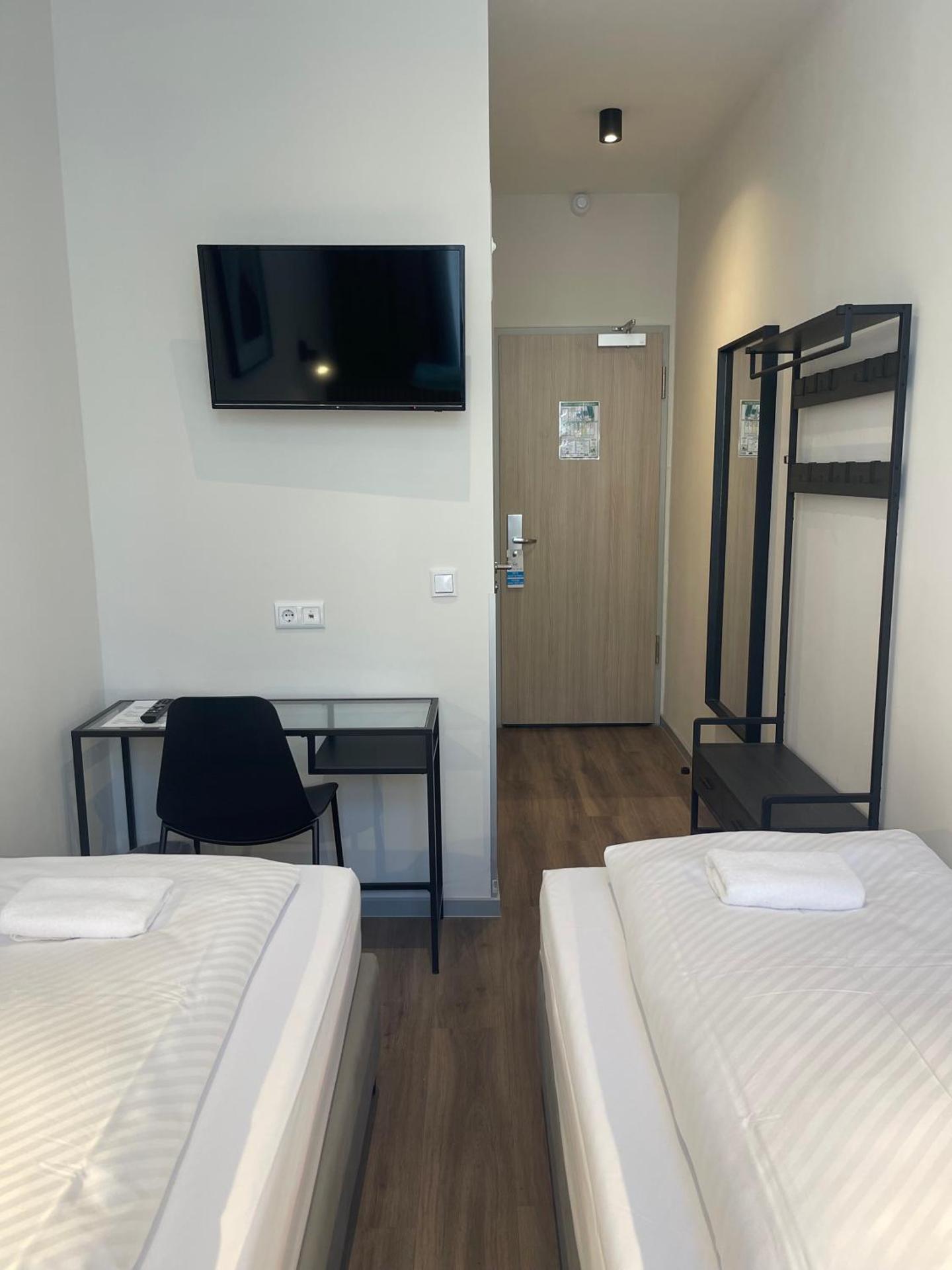 Motel Blue - Minimalist Boutique Hotel