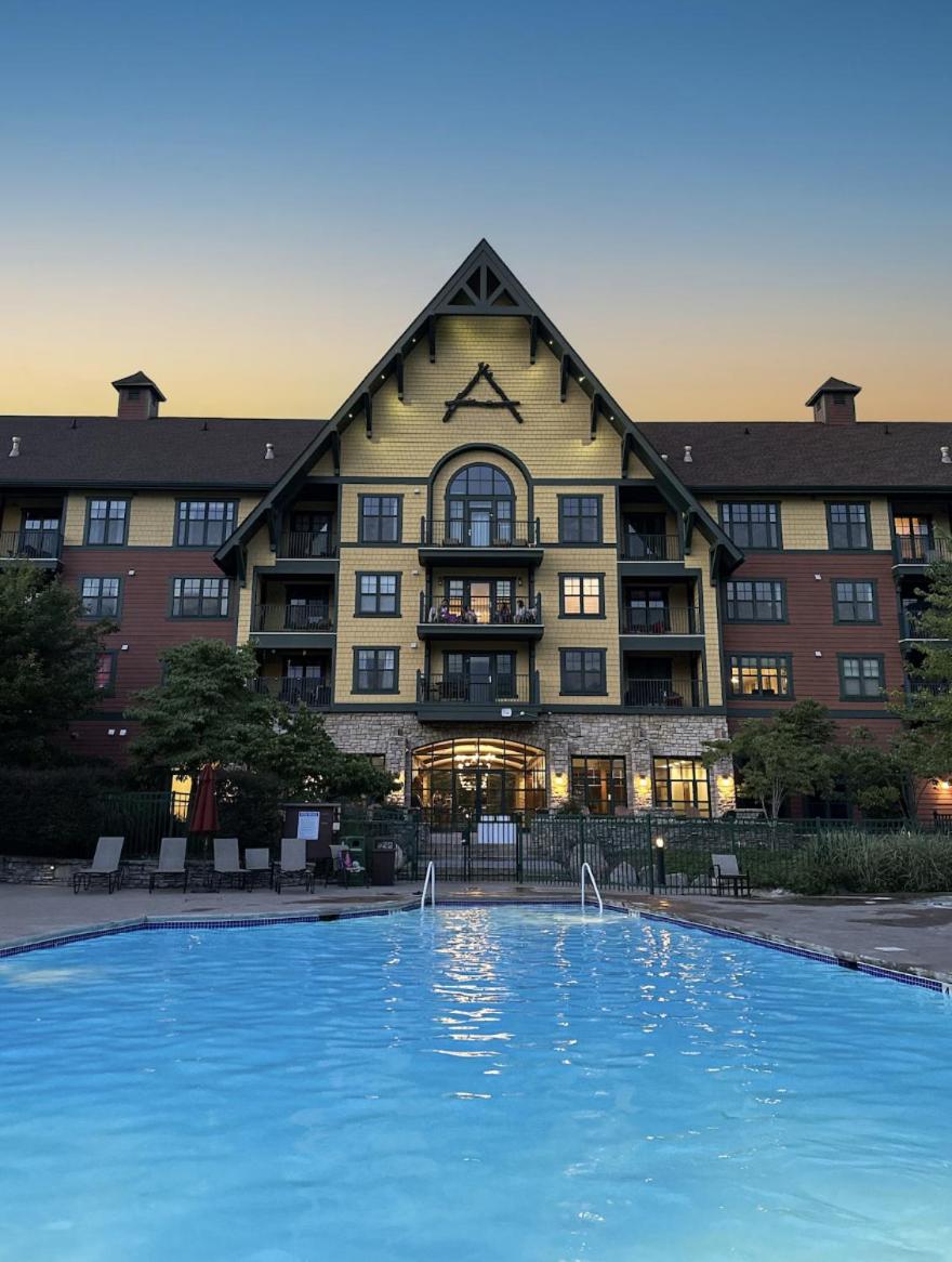 Cozy Mountain View Condo