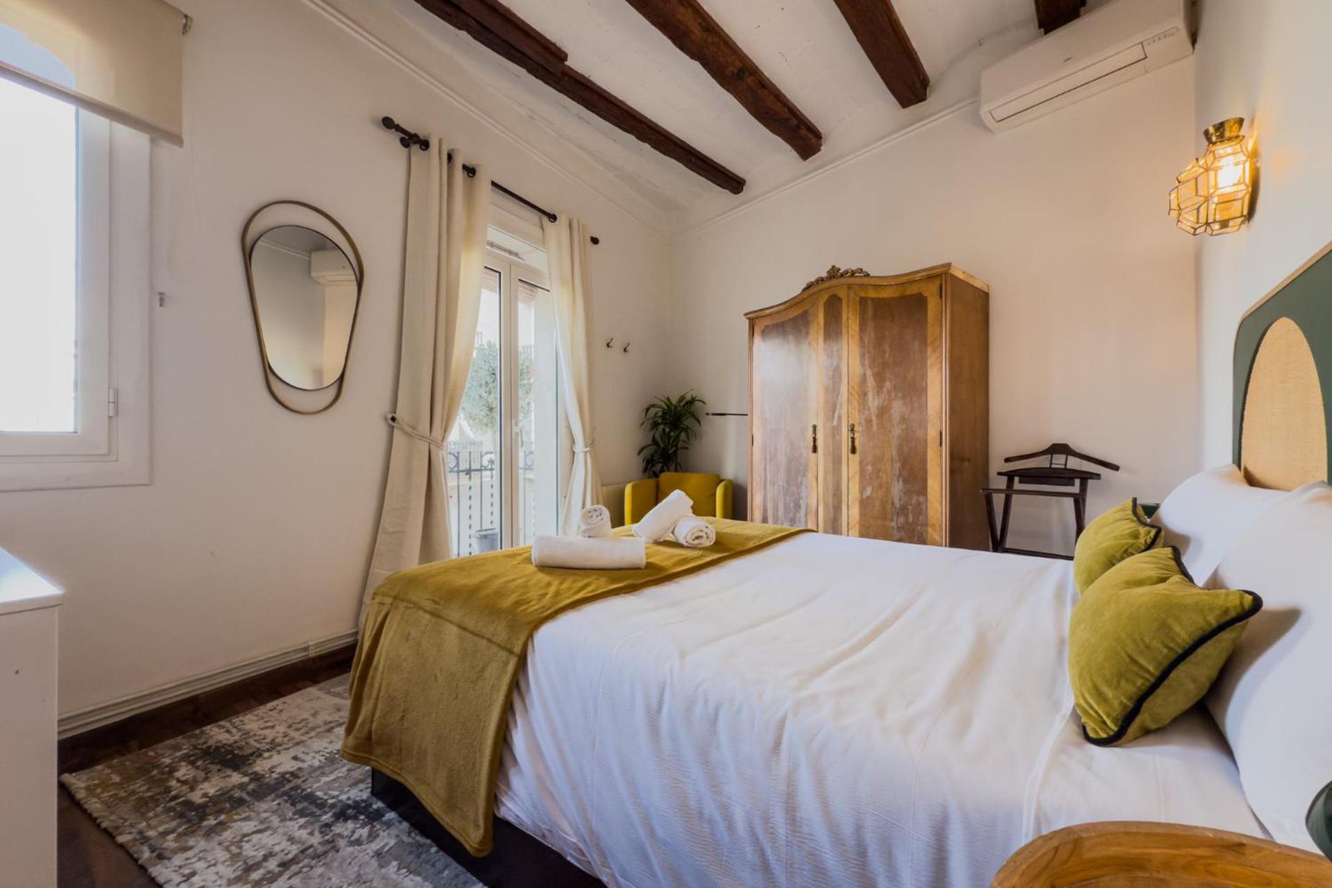 Magalhaes · Trad flat in Poble Sec, near ramblas