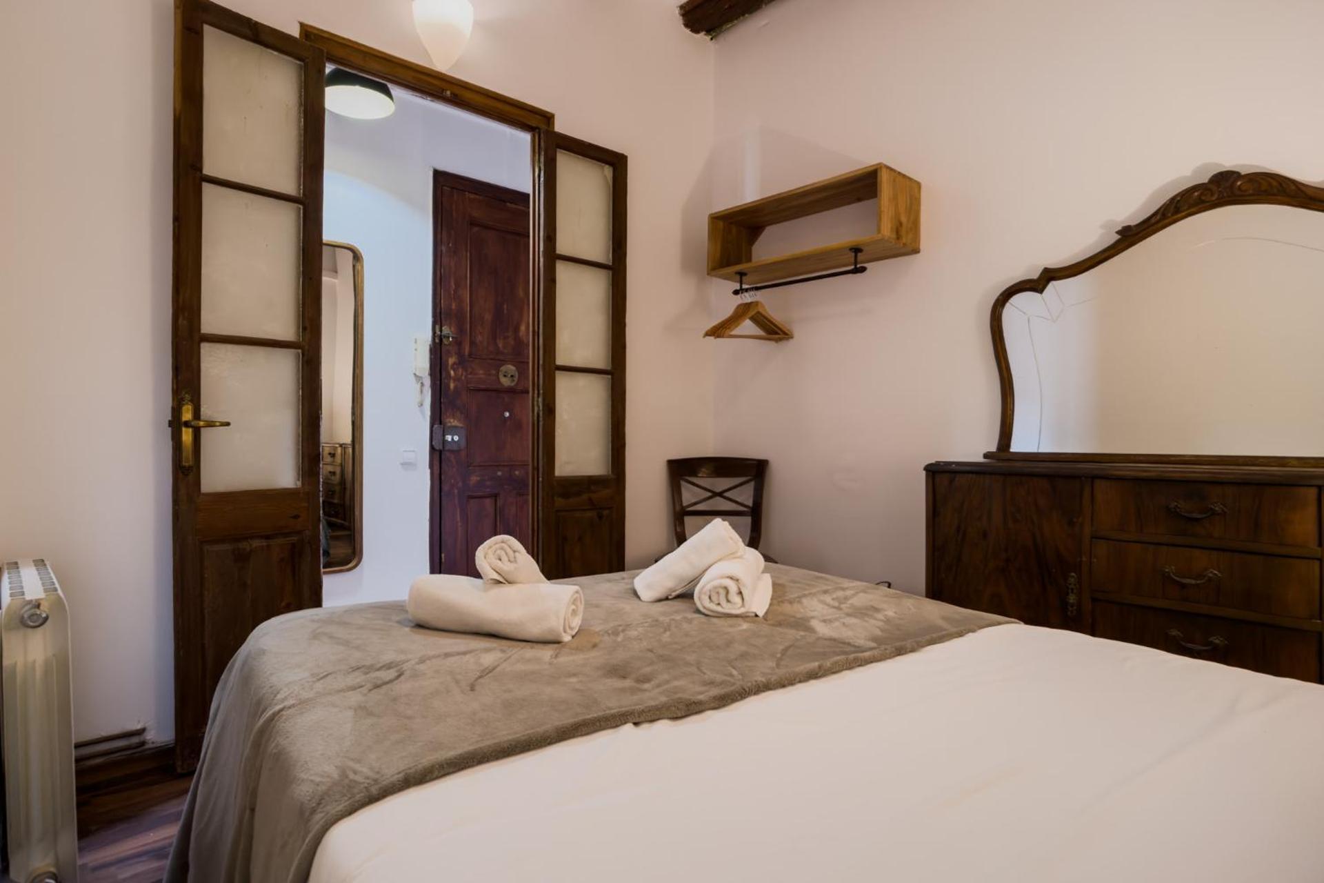 Magalhaes · Trad flat in Poble Sec, near ramblas