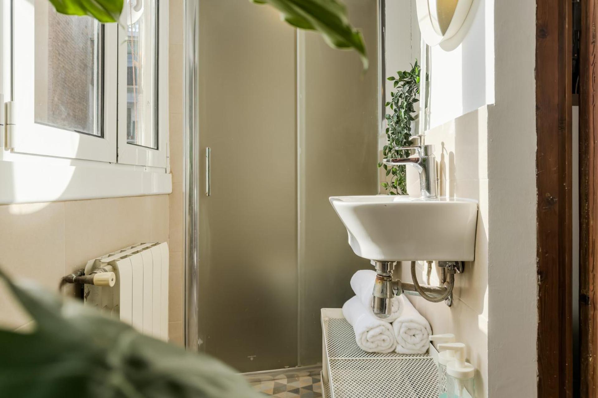 Magalhaes · Trad flat in Poble Sec, near ramblas