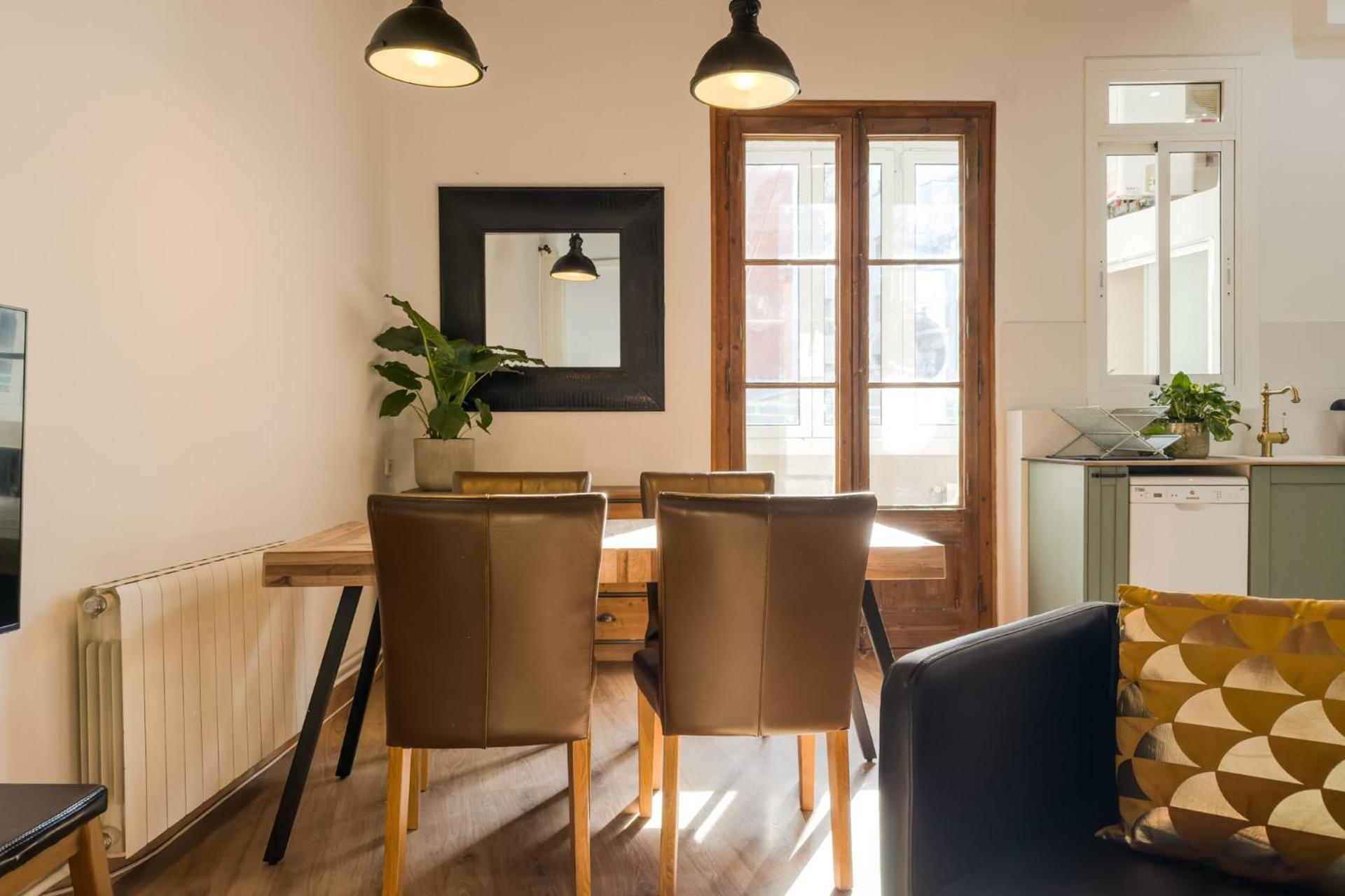 Magalhaes · Trad flat in Poble Sec, near ramblas