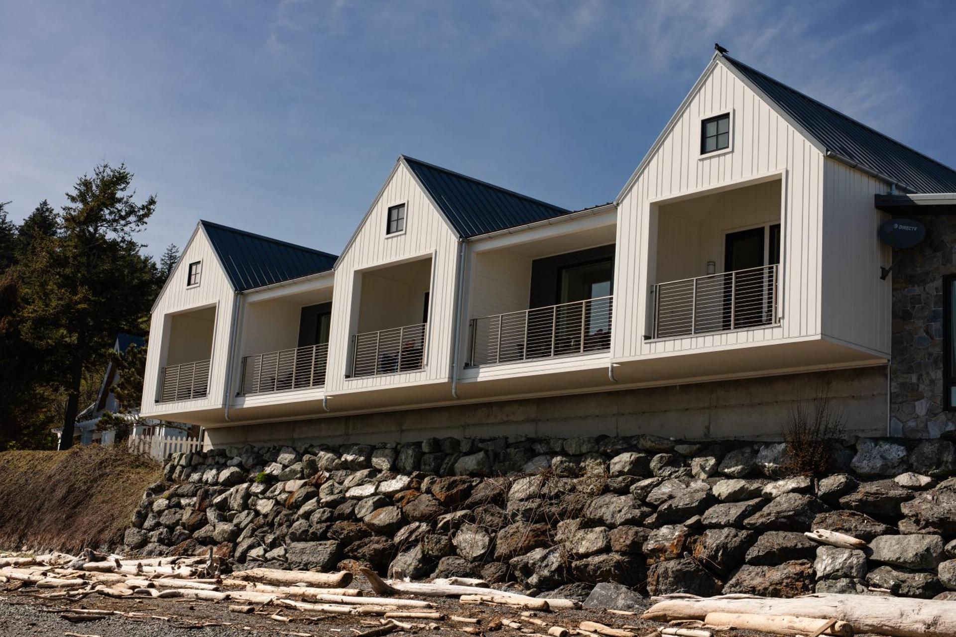 Water's Edge Studio Suite