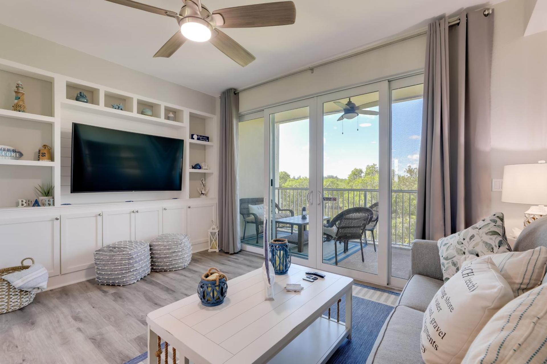 1 Mi to Beach Coastal-Zen Ruskin Retreat!