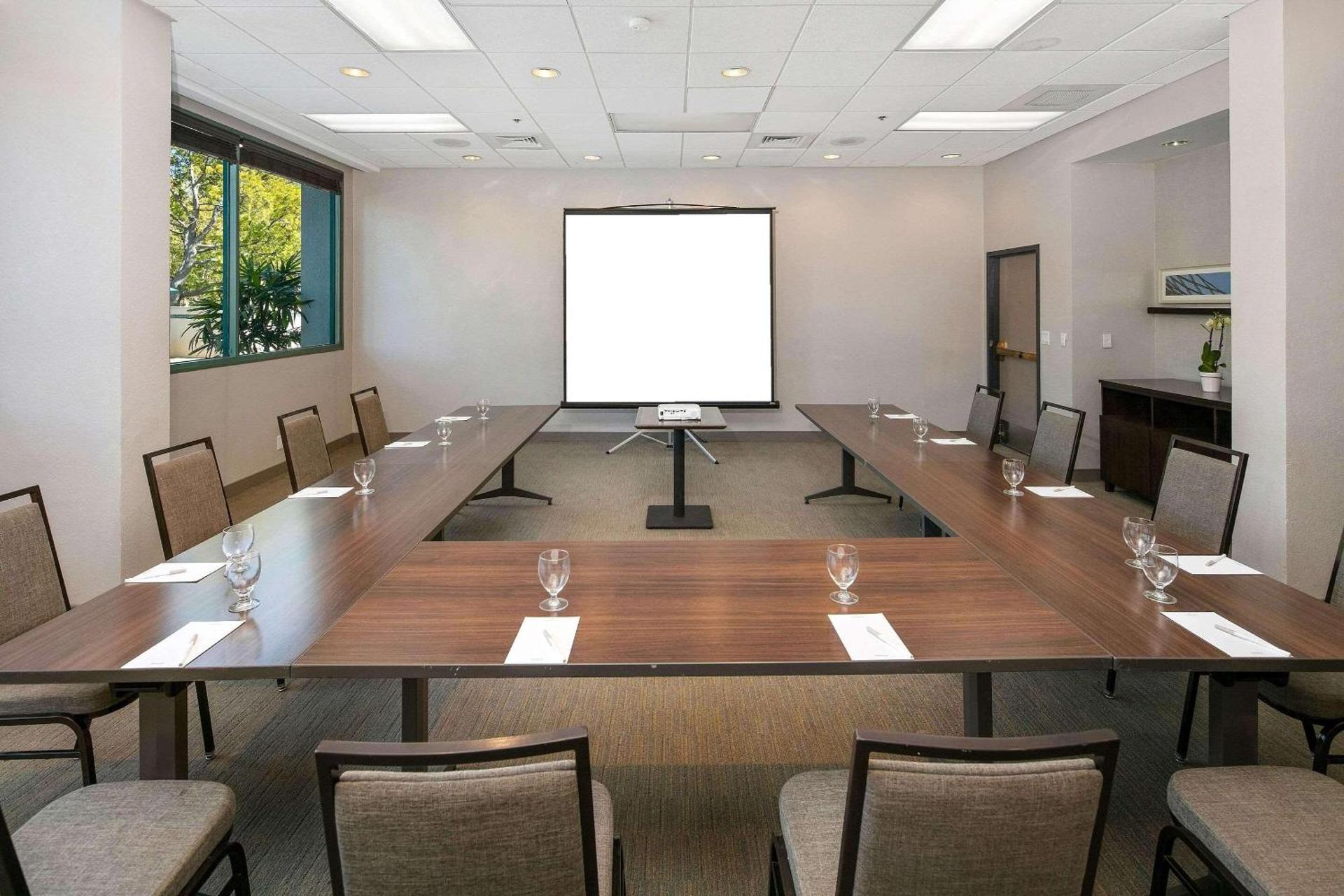 Meeting/conference room