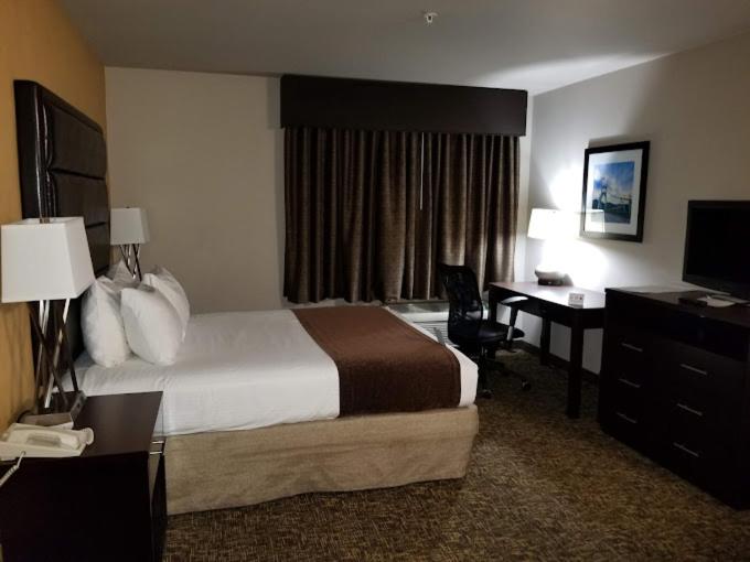 Best Western Oak Meadows Inn