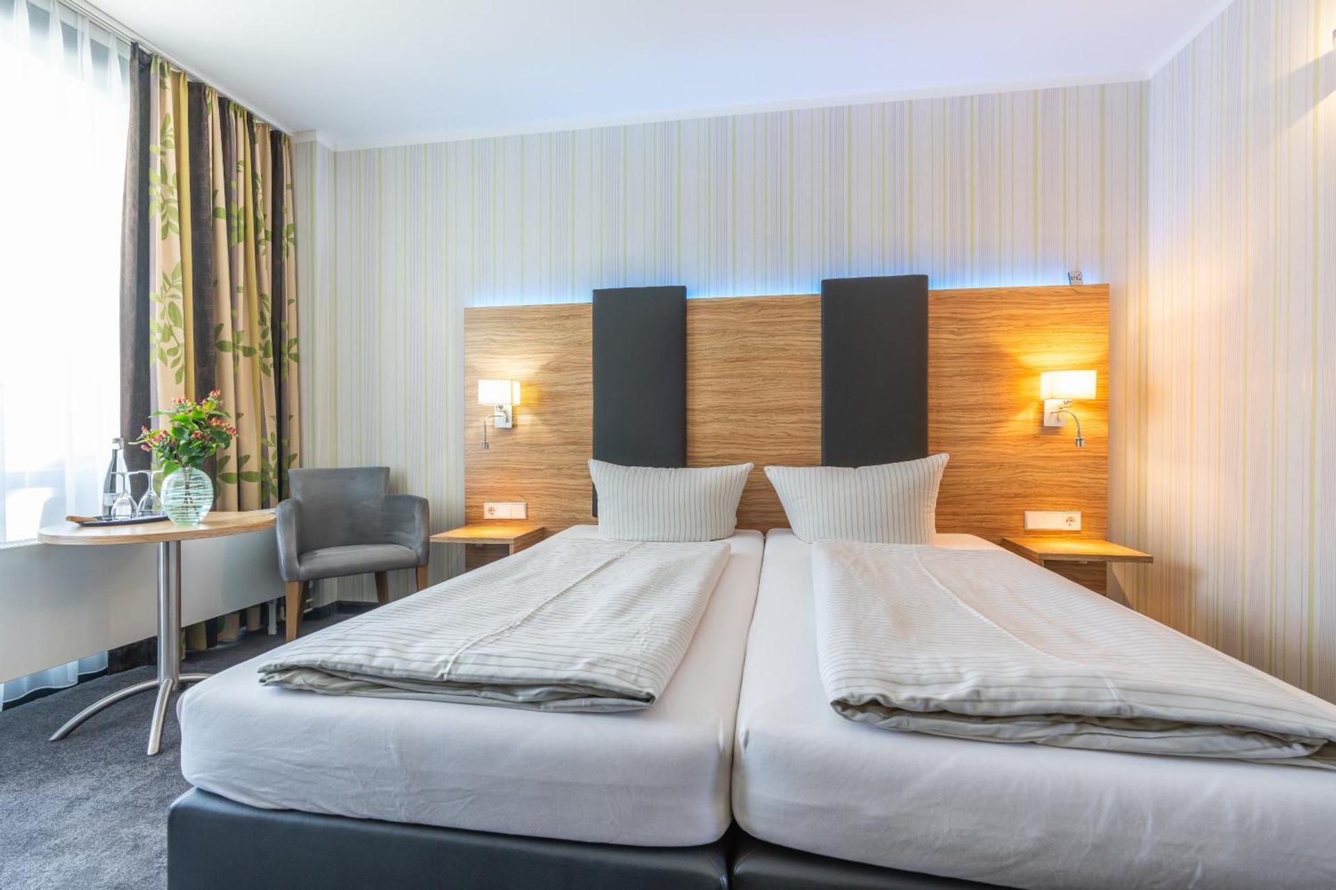 Triple Room with Lake View