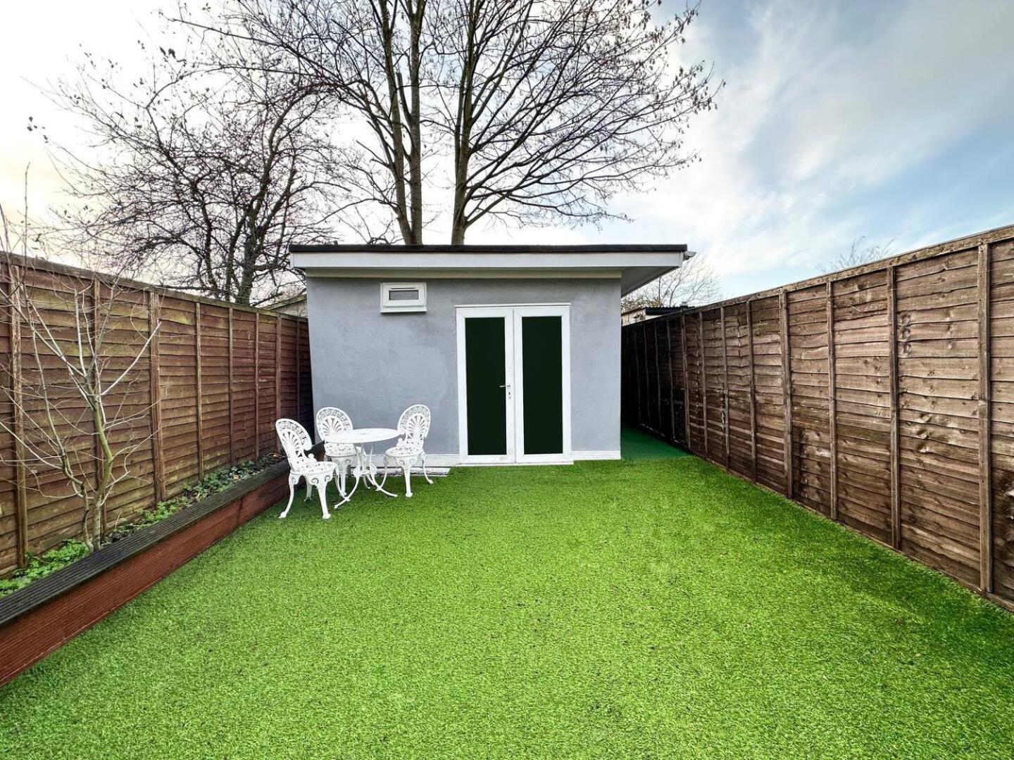 Boutique Backyard Bungalow - Brimsdown