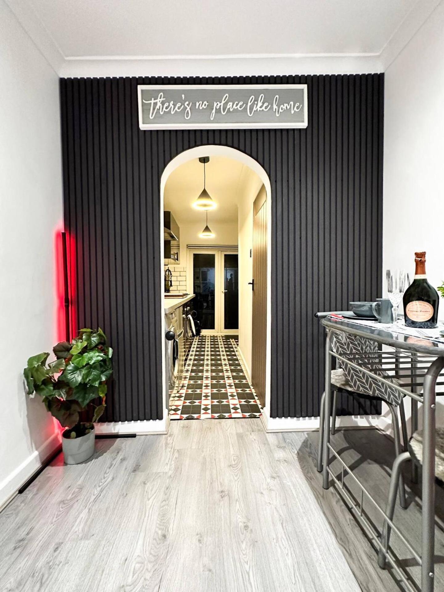 Boutique Backyard Bungalow - Brimsdown