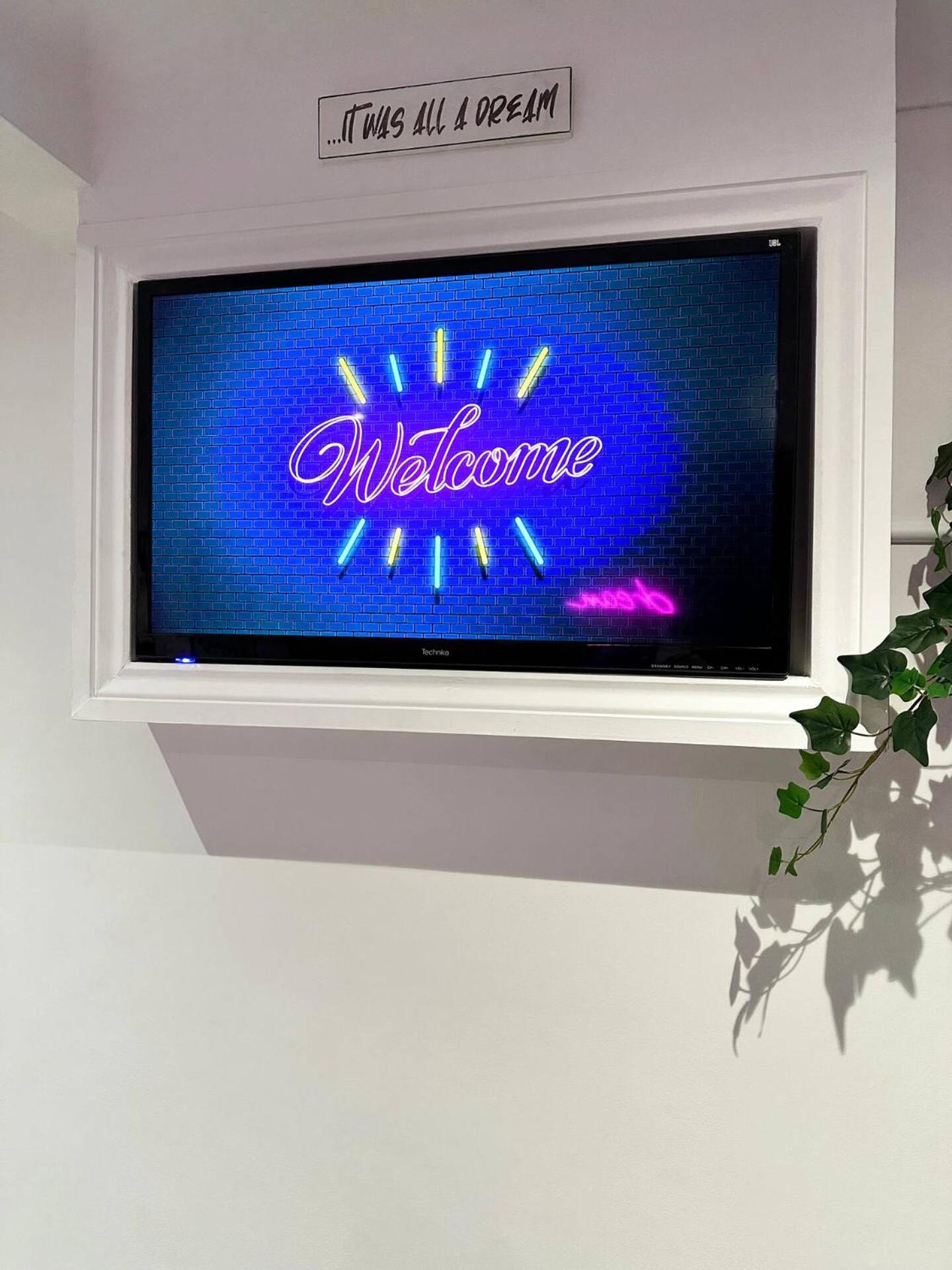 Boutique Backyard Bungalow - Brimsdown